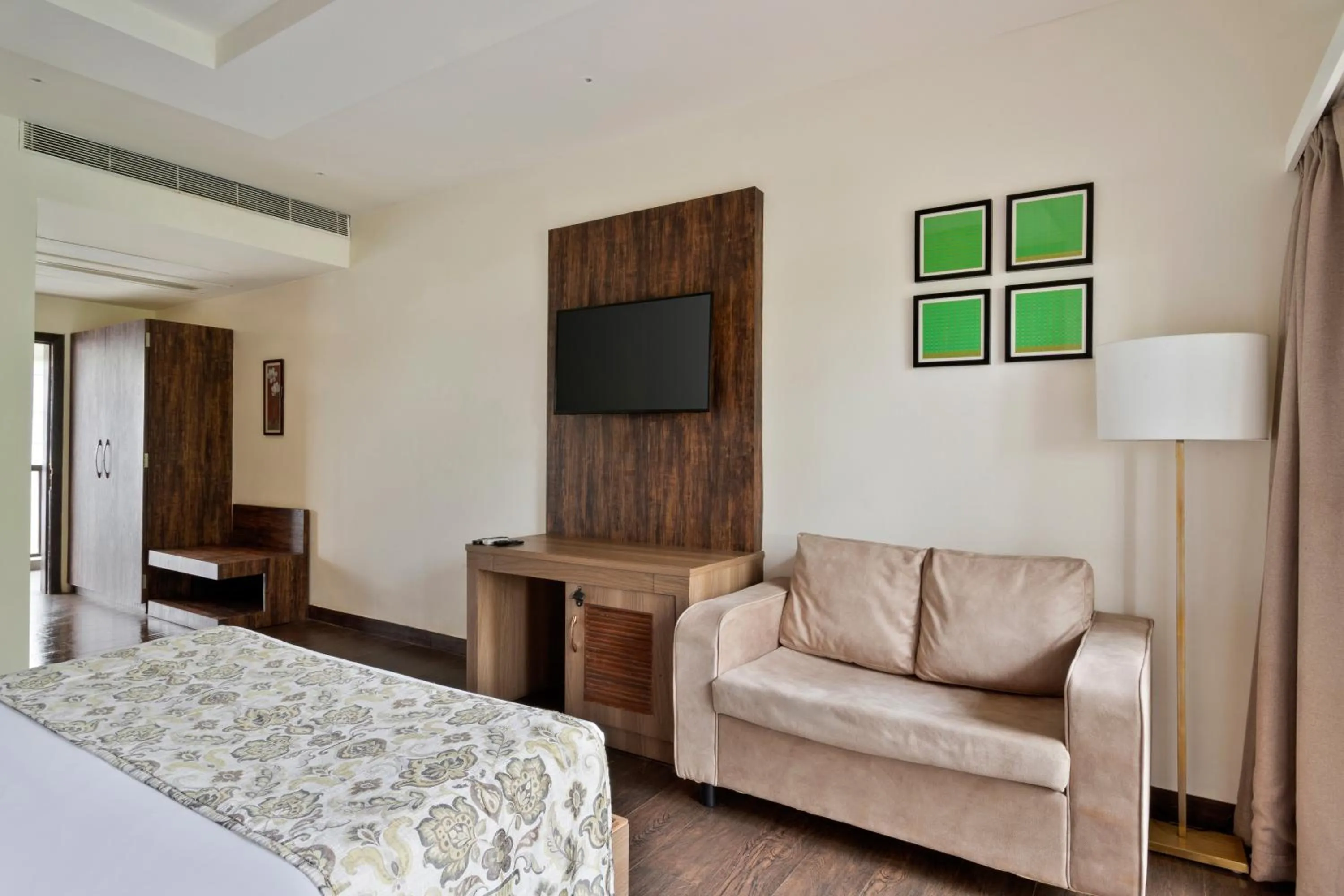 Bedroom, Bed in Riva Beach Resort