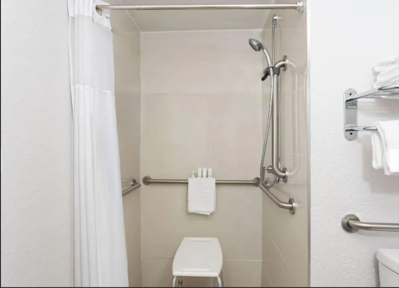 Shower in Howard Johnson by Wyndham Orlando Lake Buena Vista South