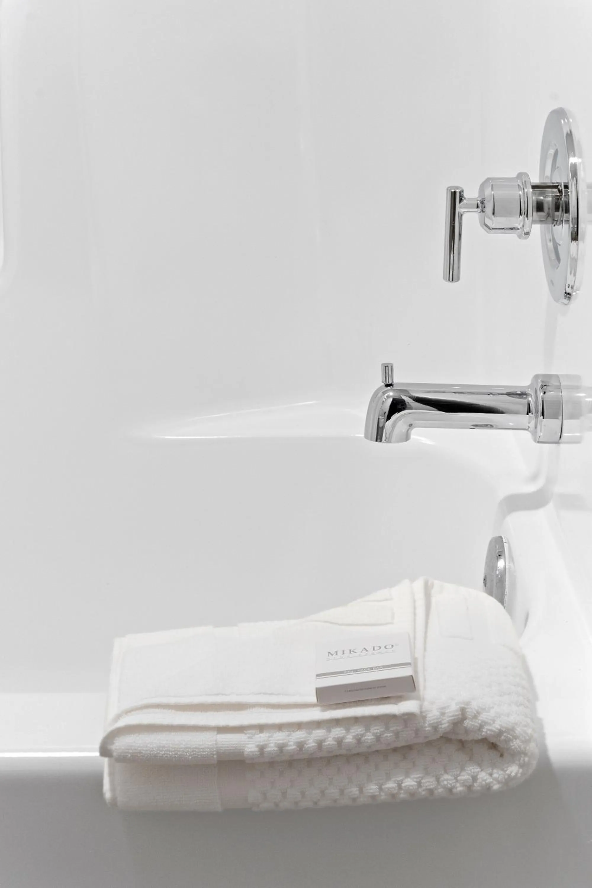 Bathroom in Howard Johnson by Wyndham Orlando Lake Buena Vista South