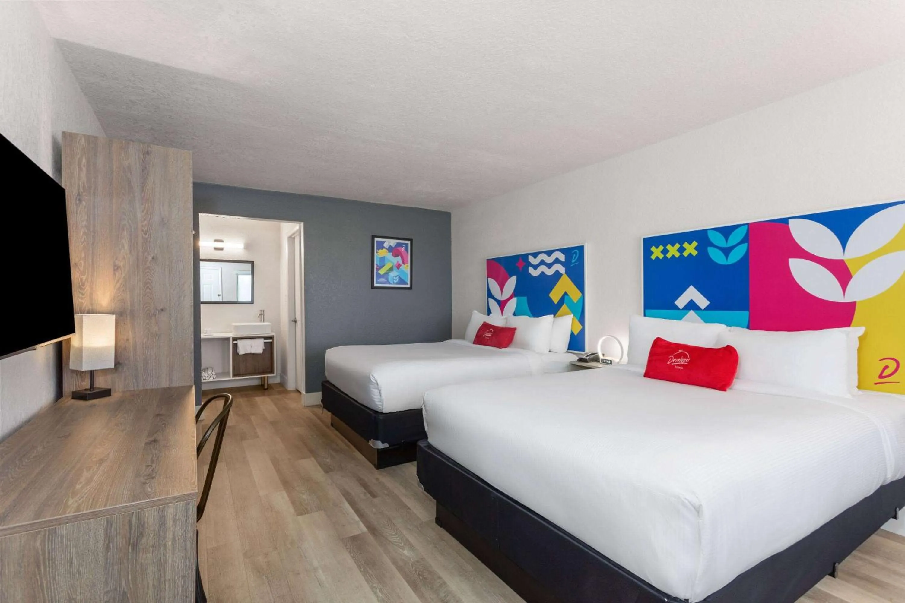 Photo of the whole room, Bed in Howard Johnson by Wyndham Orlando Lake Buena Vista South