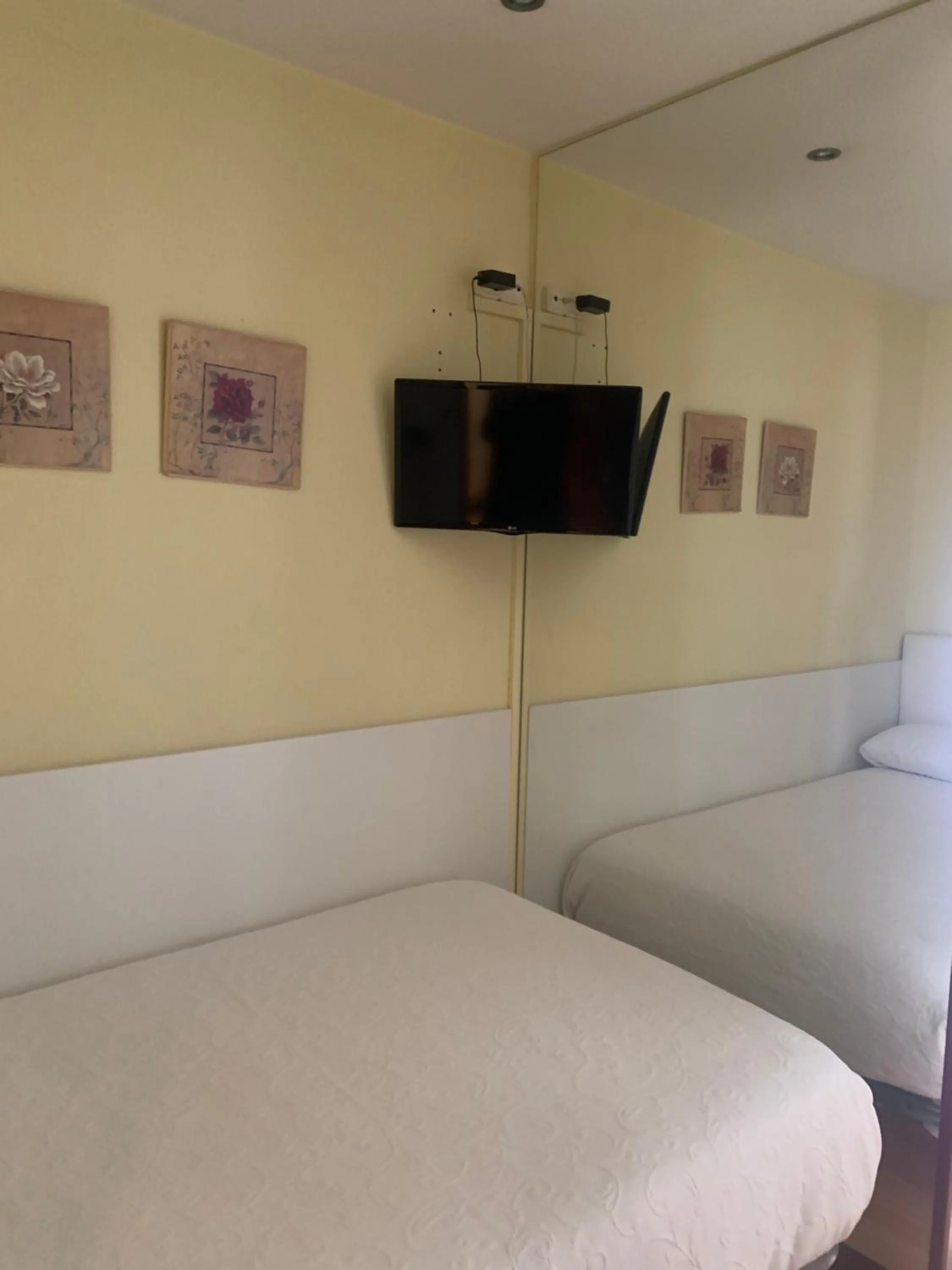 Single Room in Hostal Docar