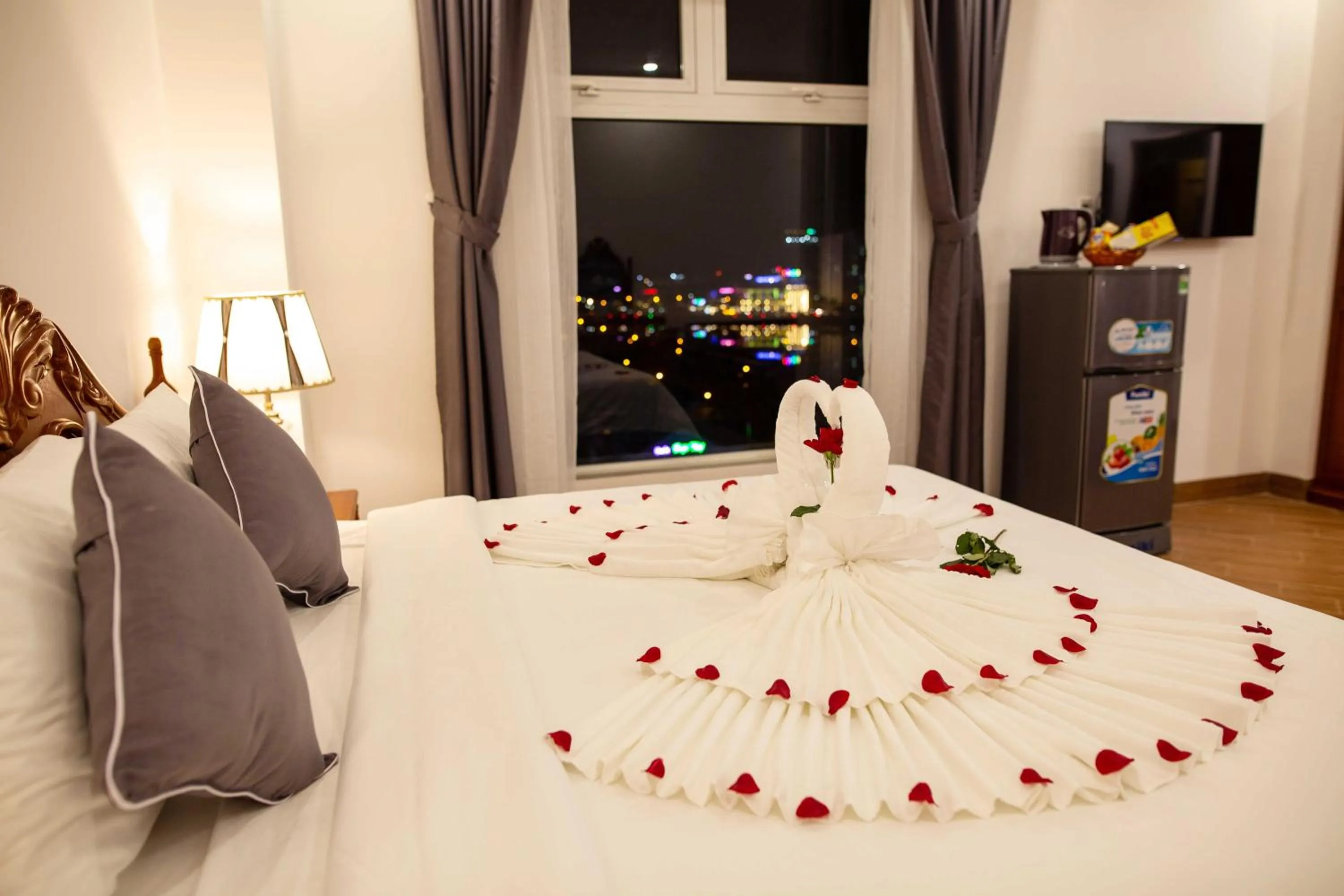 Photo of the whole room, Bed in Thanh Van Hotel Quy Nhon