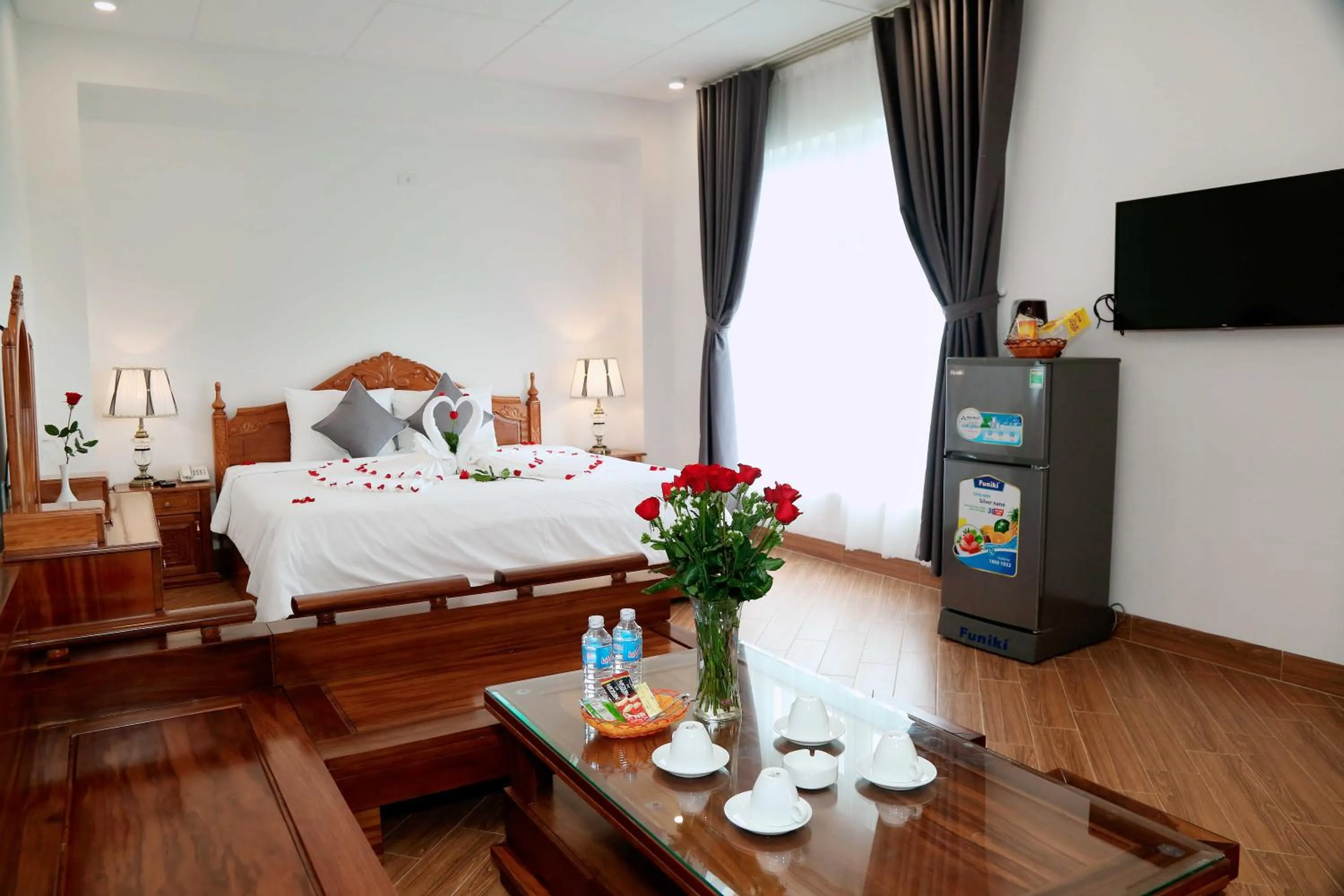 Photo of the whole room, Bed in Thanh Van Hotel Quy Nhon