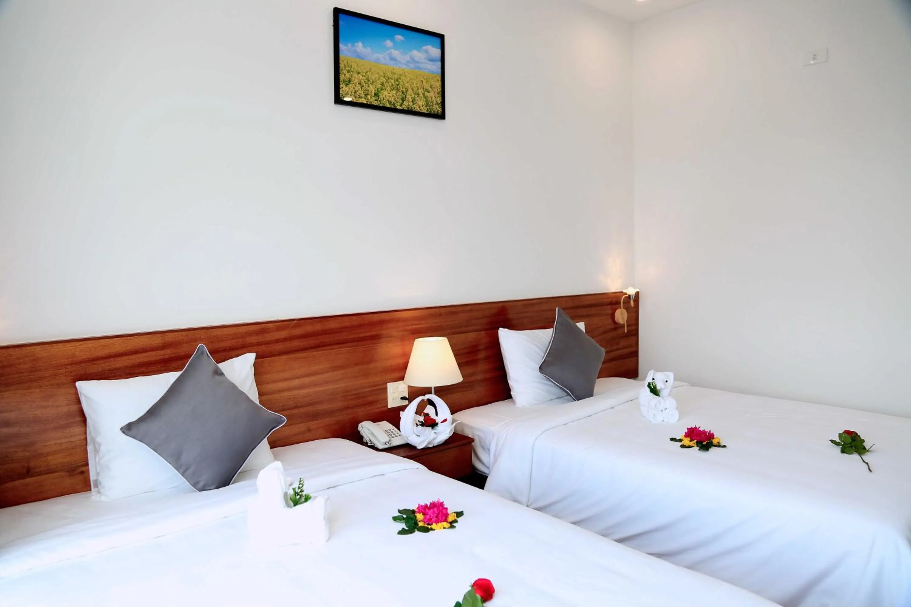 Photo of the whole room, Bed in Thanh Van Hotel Quy Nhon