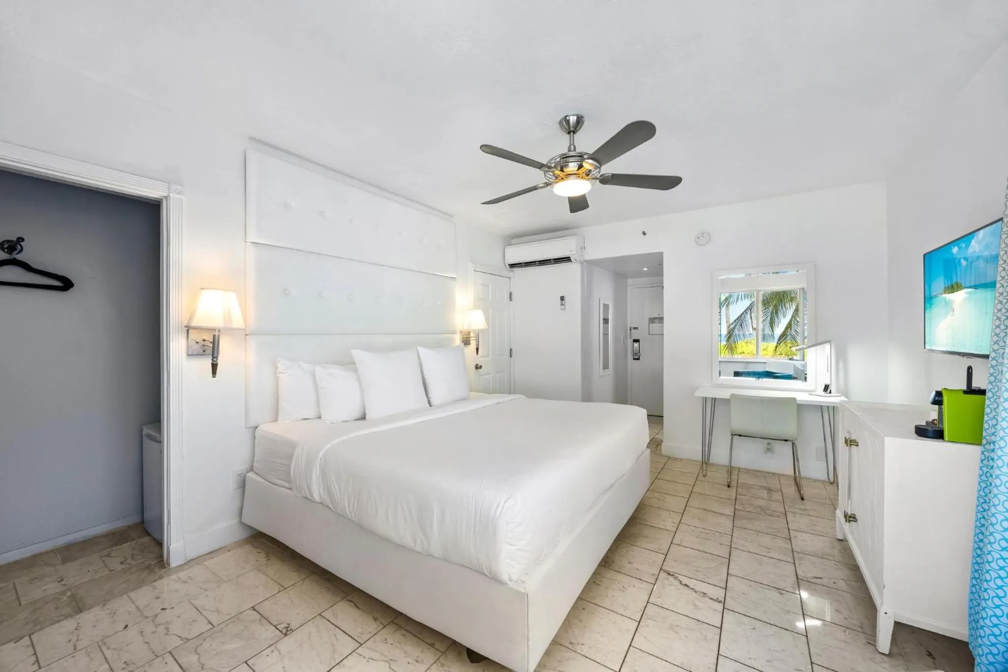 Bed in Beacon South Beach Hotel