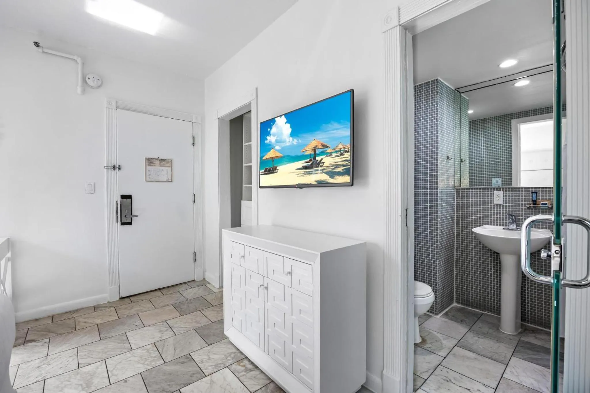 Beacon South Beach Hotel