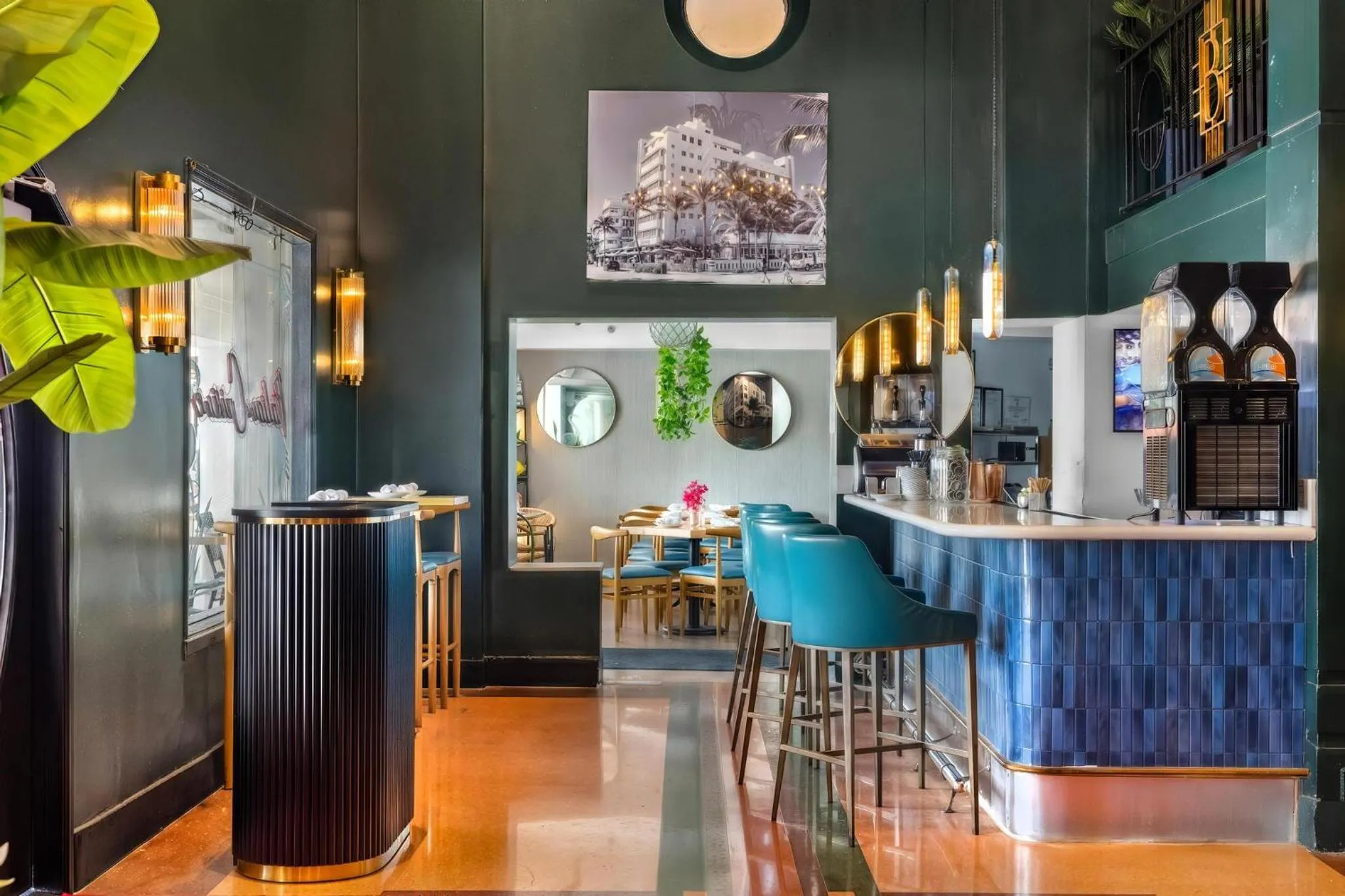 Lounge or bar in Beacon South Beach Hotel