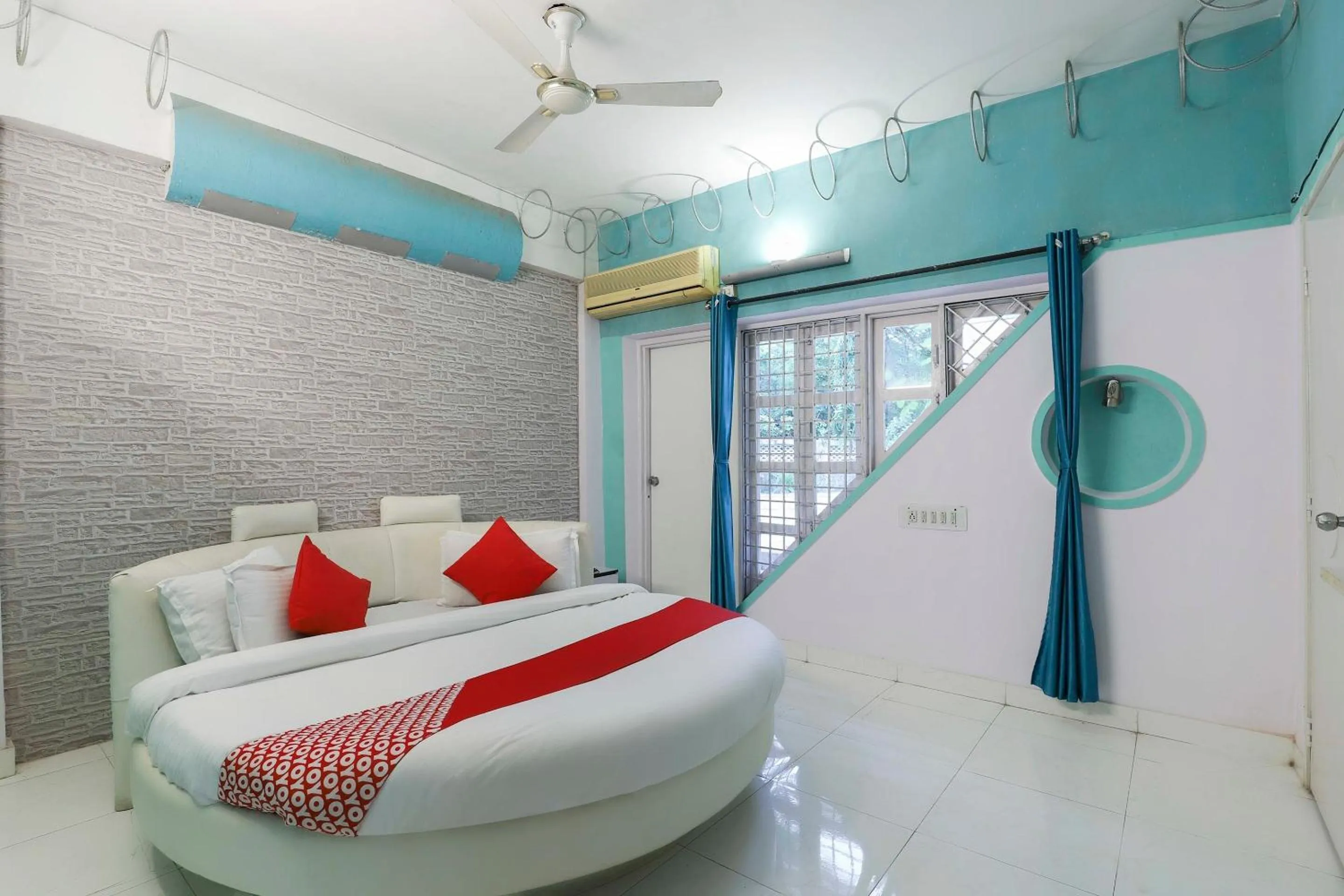 Bedroom, Bed in Hotel O Nova Dumas Homestay