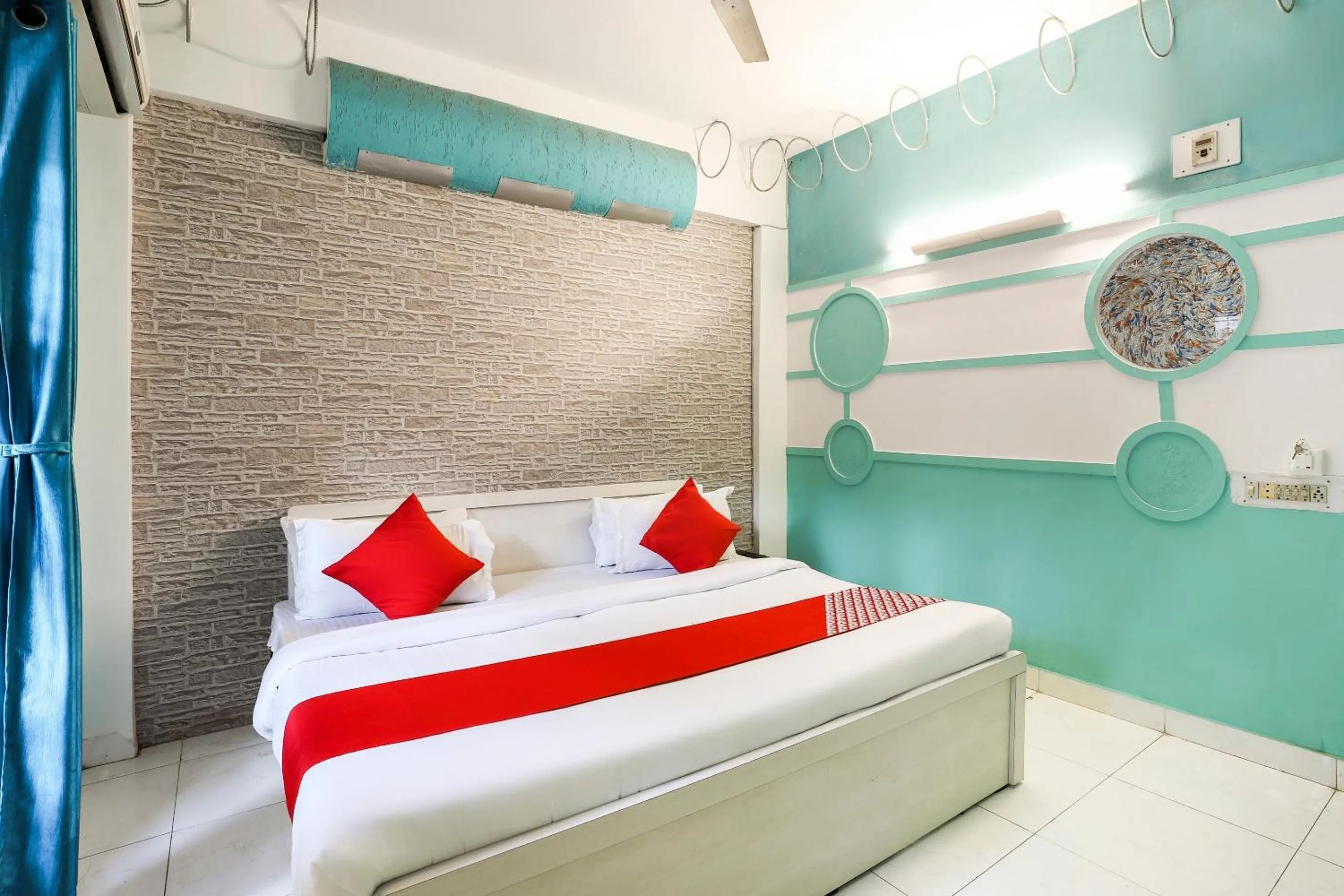 Bedroom, Bed in Hotel O Nova Dumas Homestay