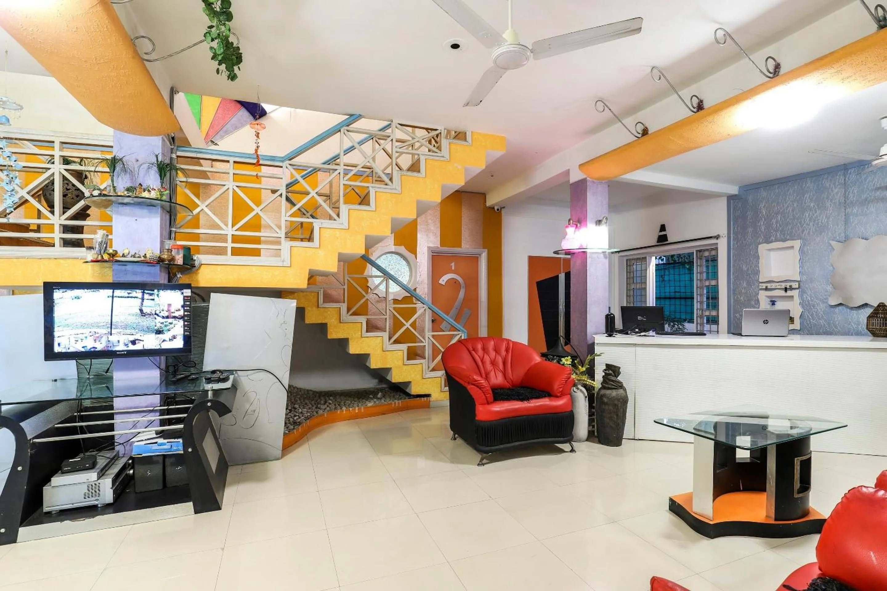 Lobby or reception in Hotel O Nova Dumas Homestay