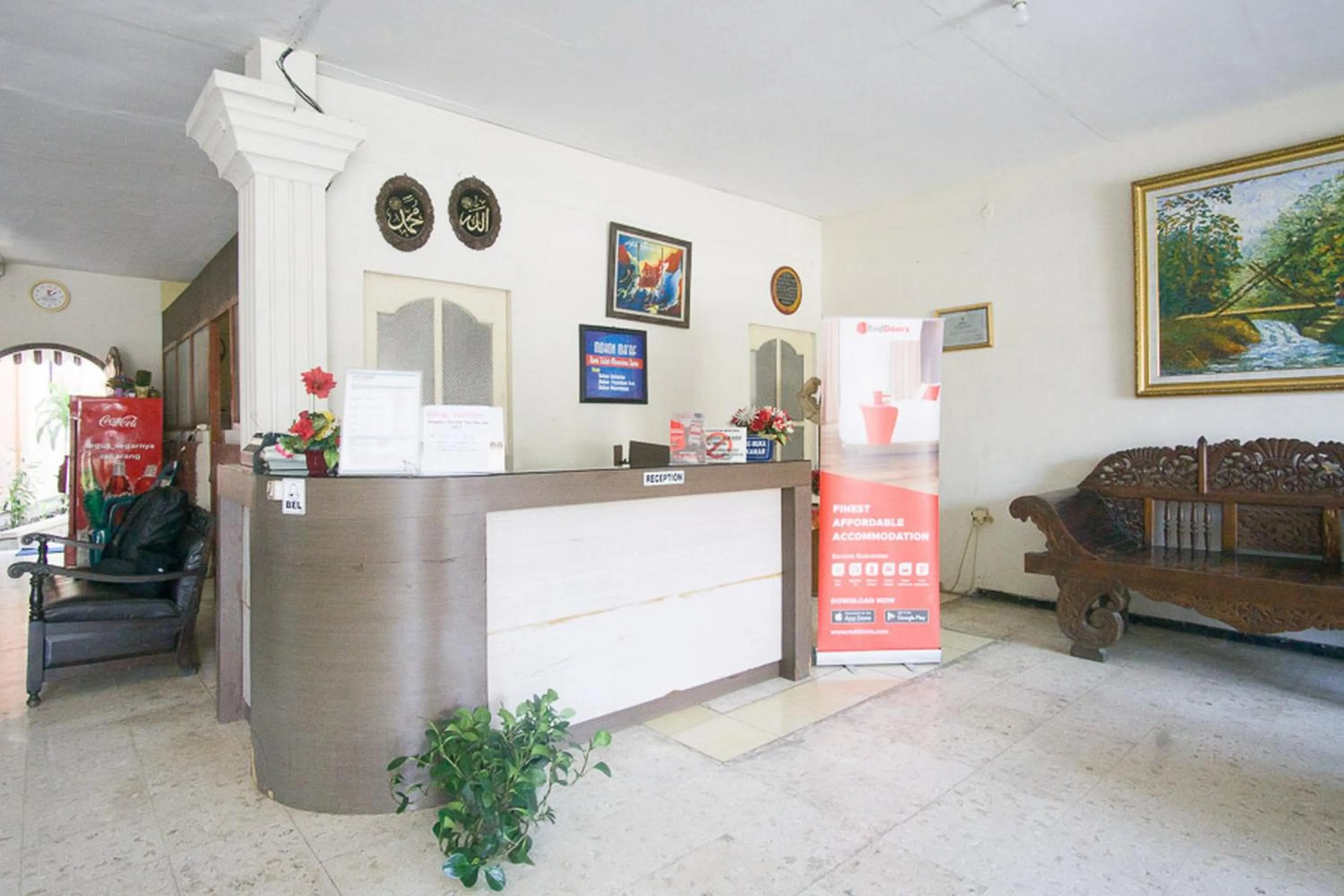 Lobby or reception in RedDoorz Syariah @ Jalan Gajah Mada