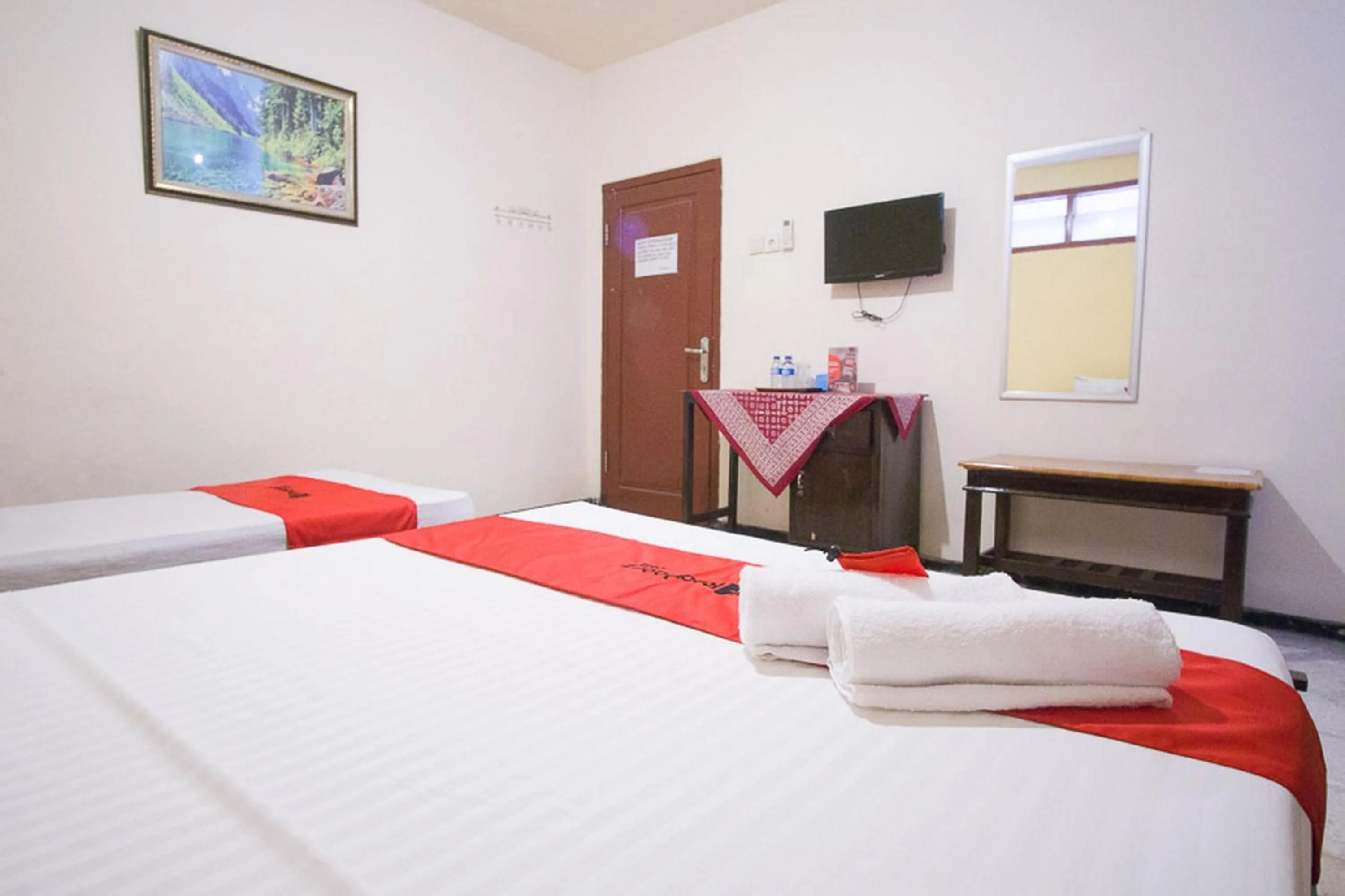 Bed in RedDoorz Syariah @ Jalan Gajah Mada