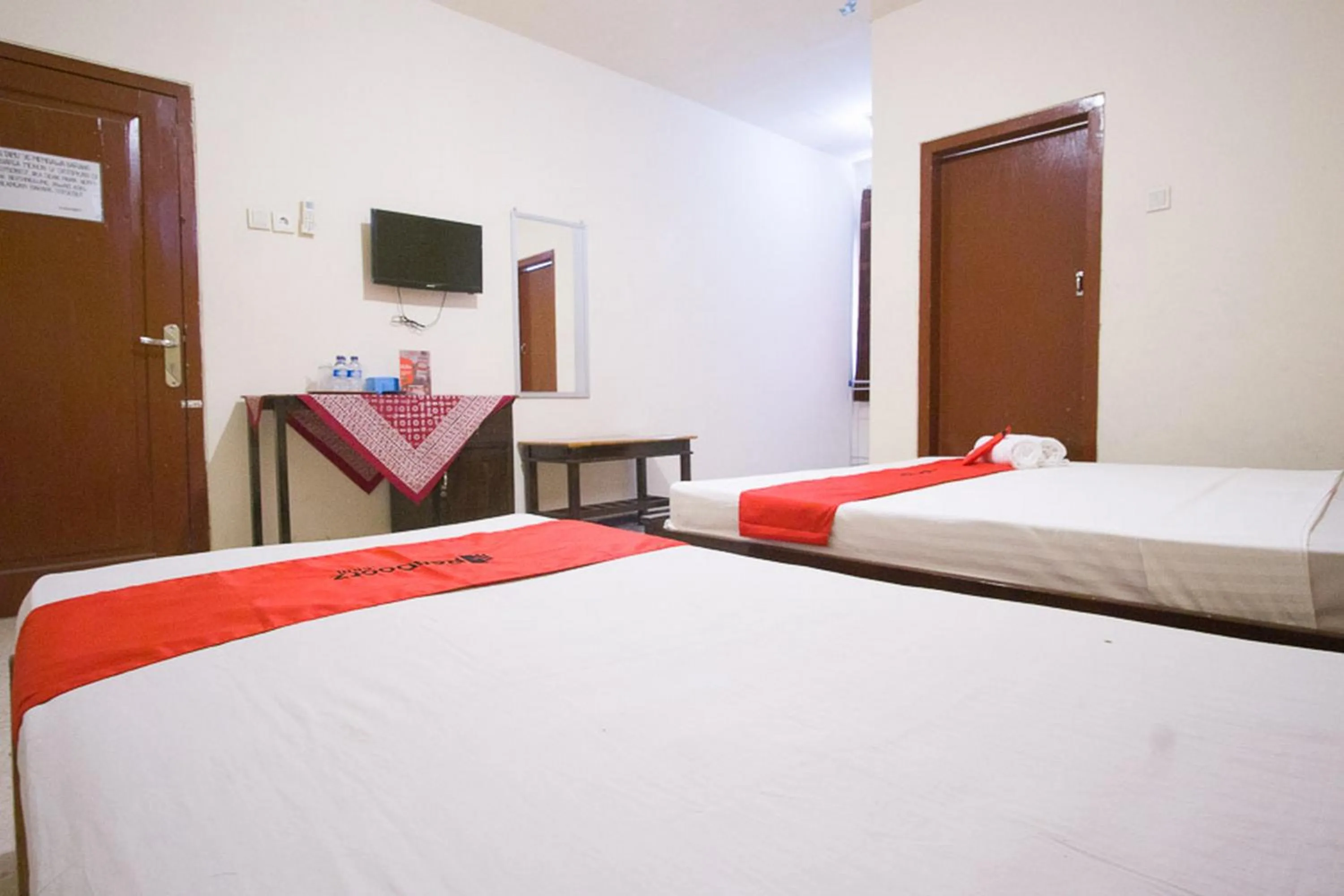 Bed in RedDoorz Syariah @ Jalan Gajah Mada
