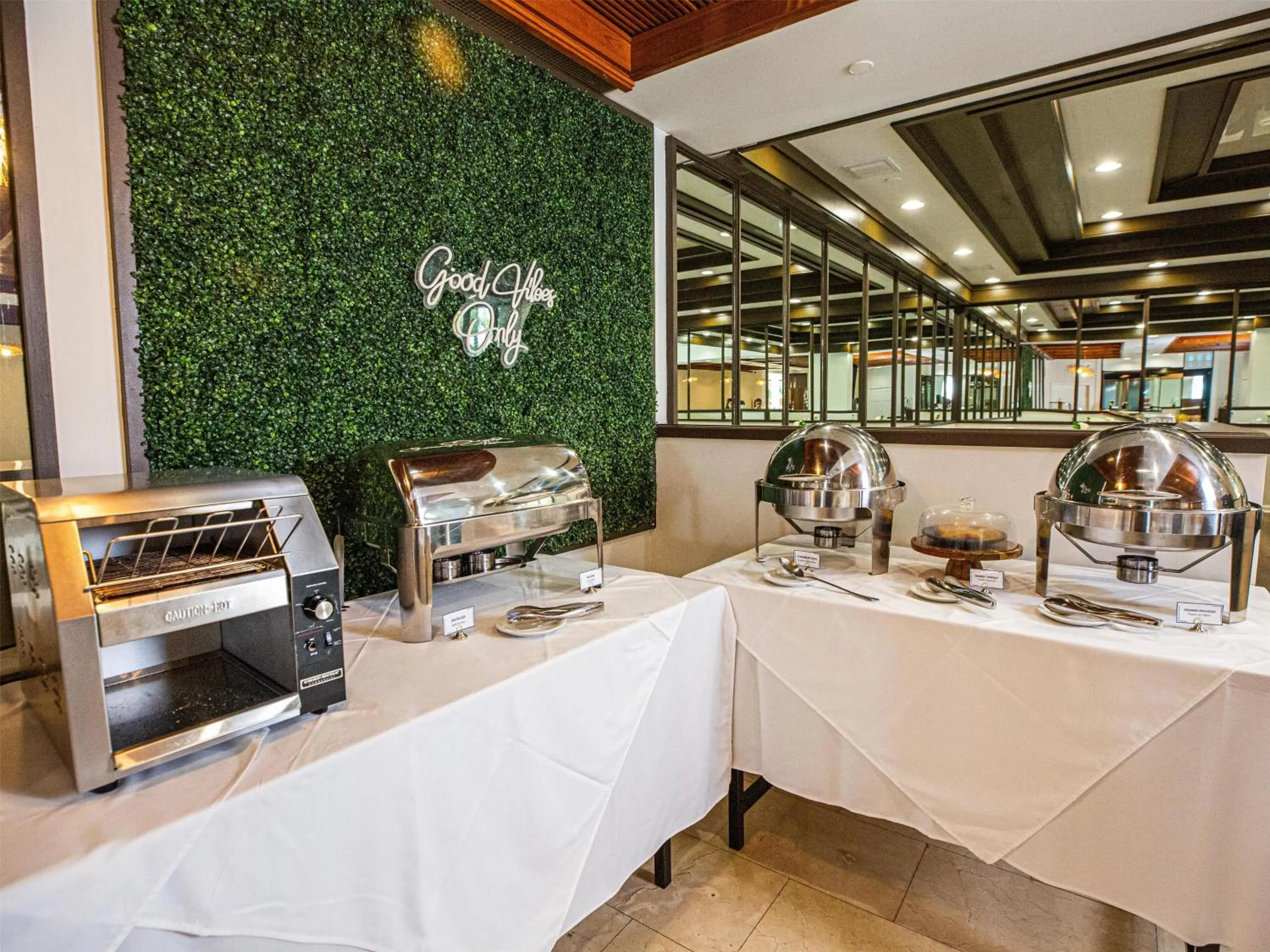 Breakfast in Regency Miami Airport by Sonesta