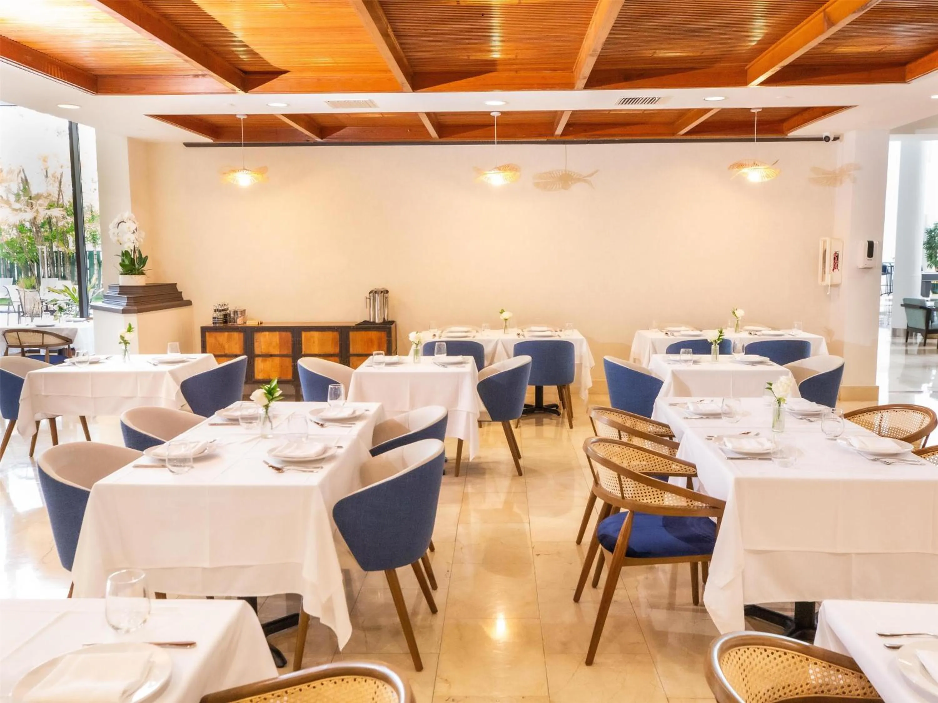 Restaurant/places to eat in Regency Miami Airport by Sonesta