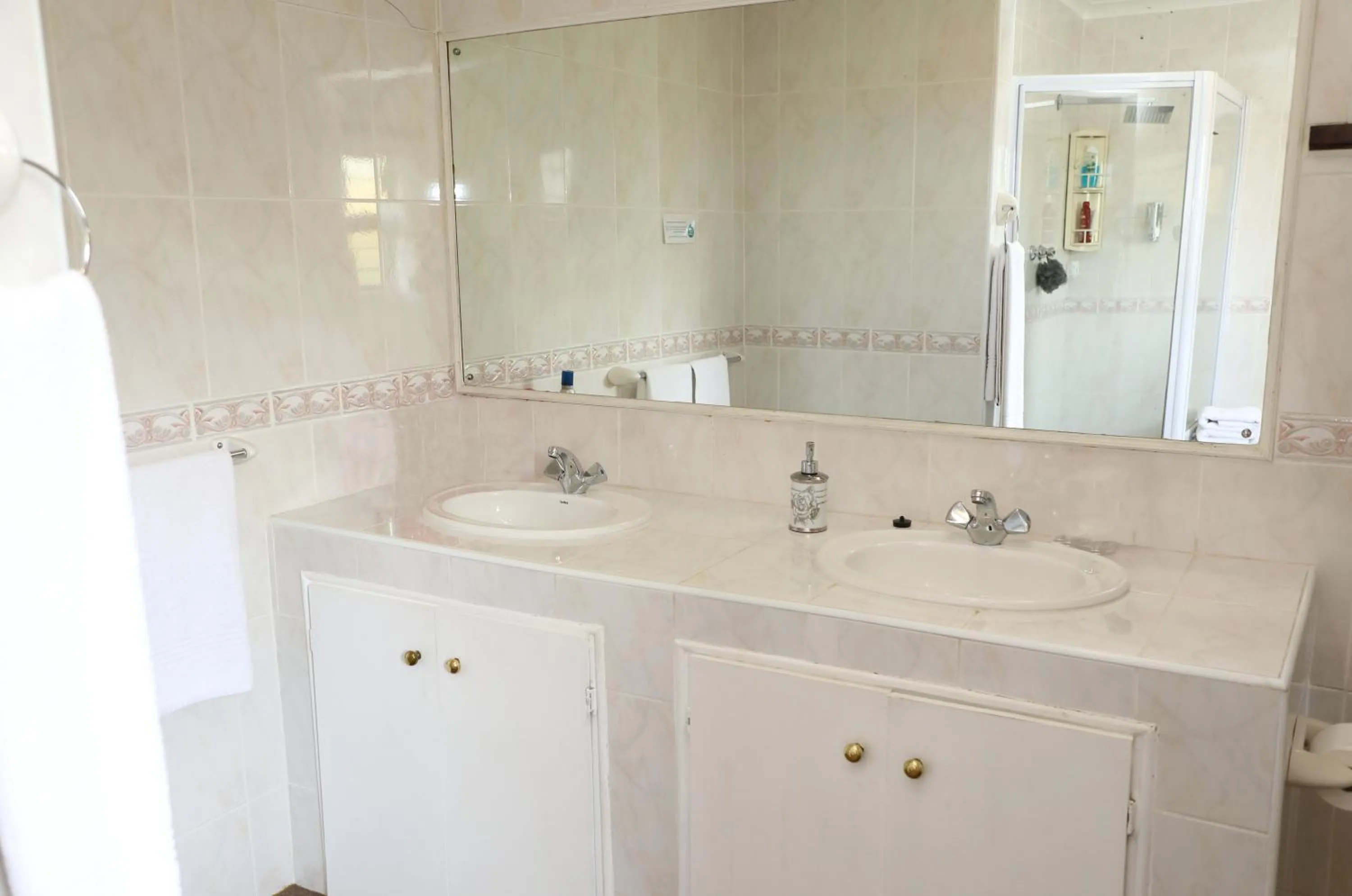 Bathroom in Kingston Place Guesthouse