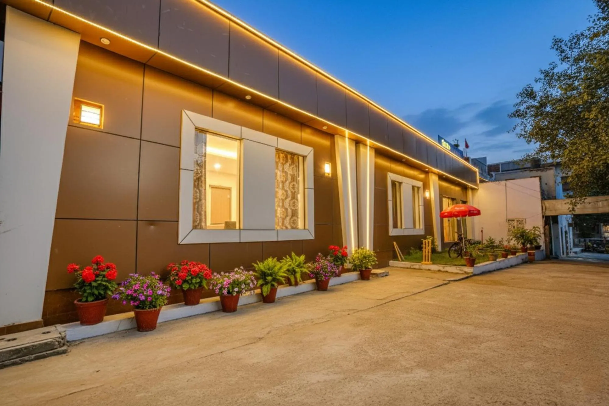 Property building in FabHotel Grand Inn