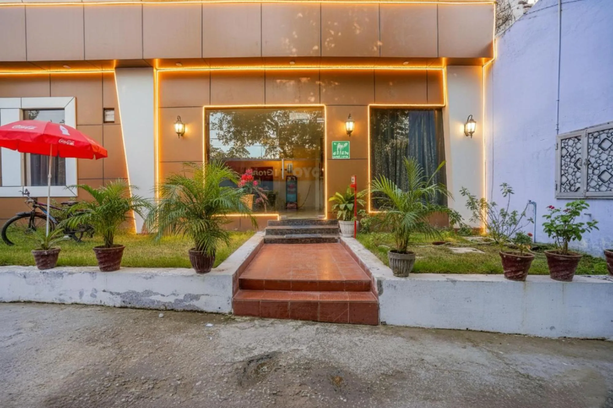 Facade/entrance in FabHotel Grand Inn