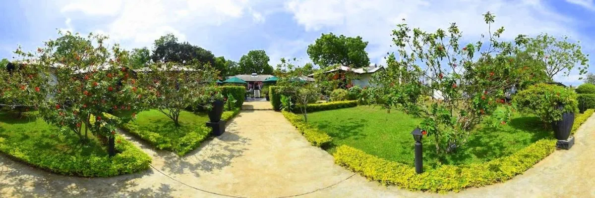 Garden in Flower Garden Lake Resort