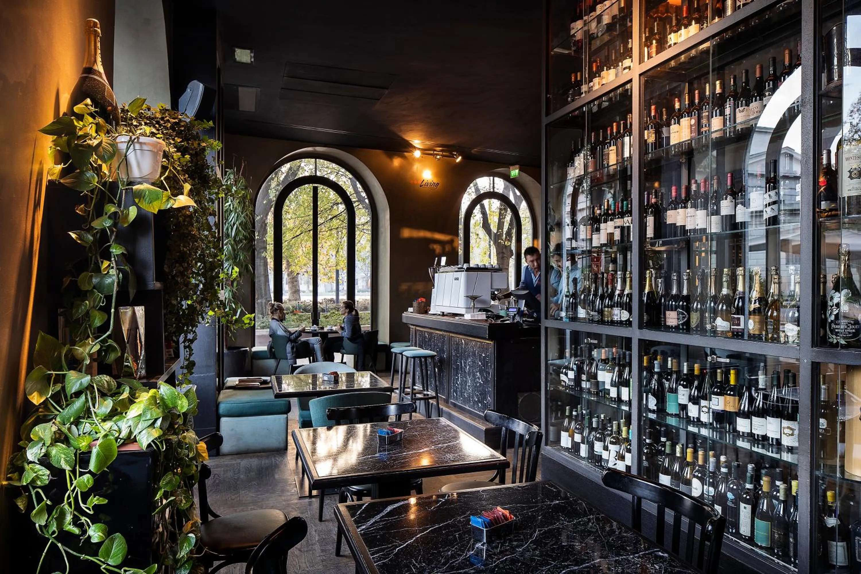 Restaurant/places to eat in Living Suites