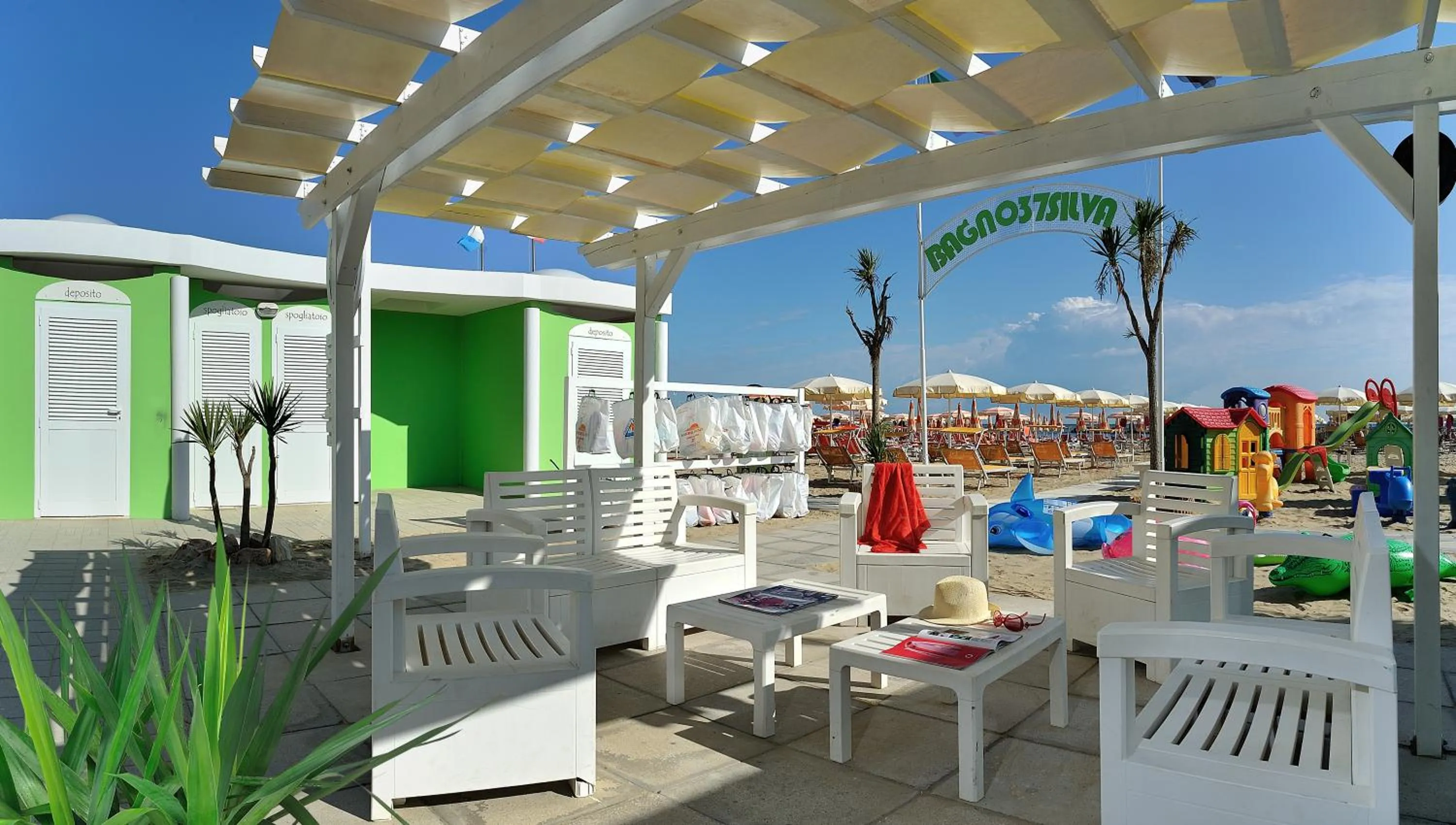 Beach in Hotel Bridge