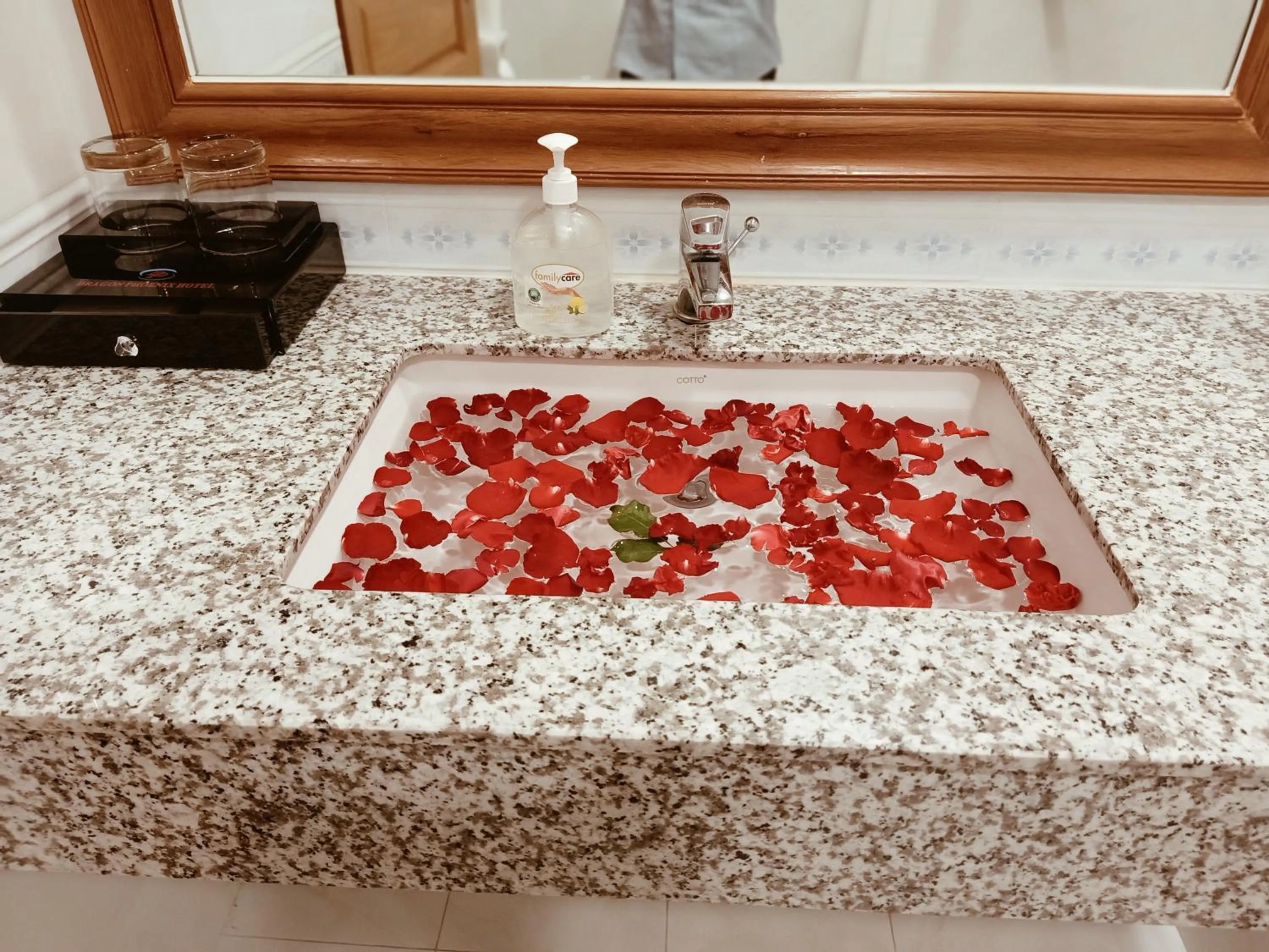 Bathroom in Dragon Phoenix Hotel