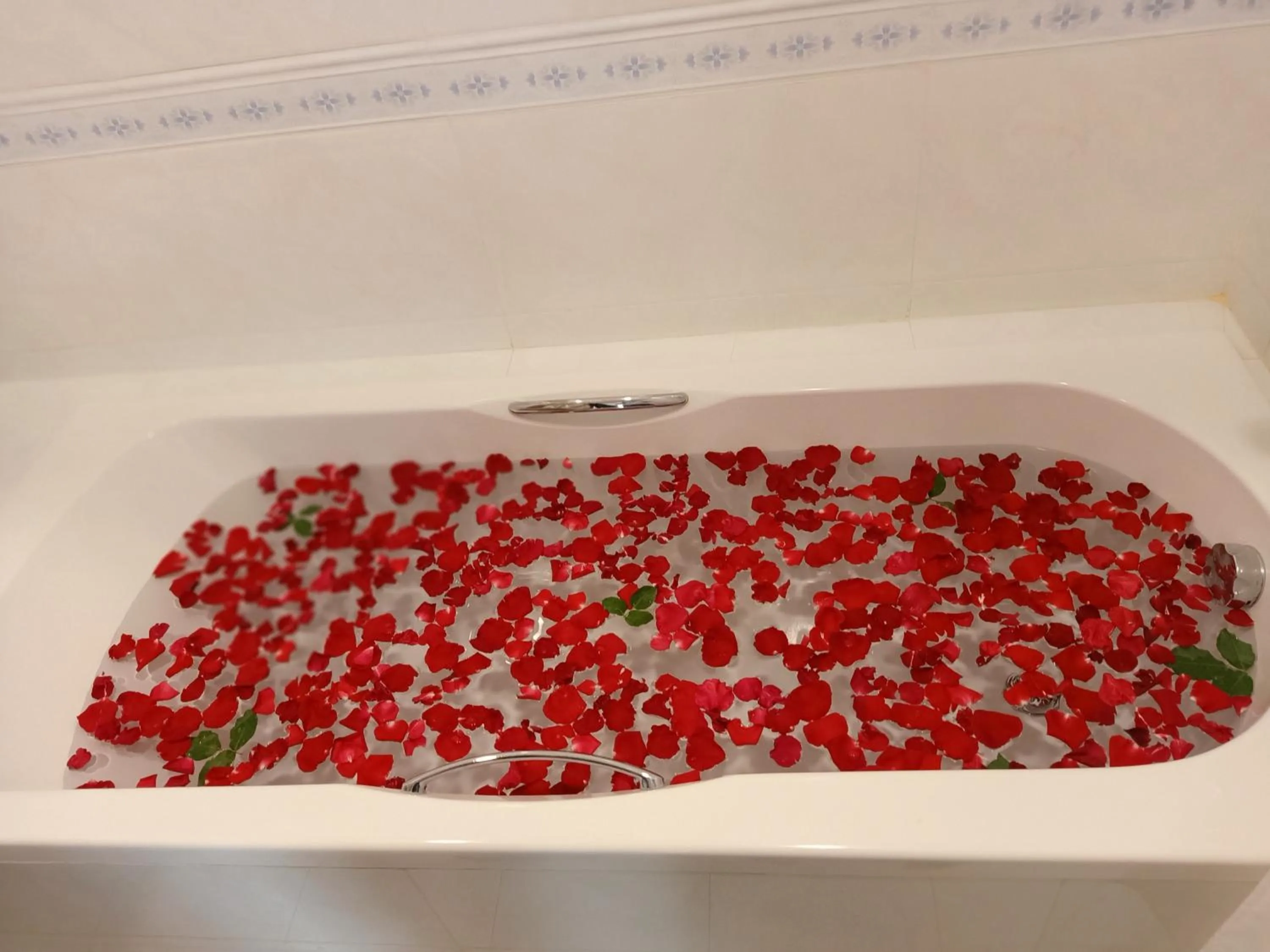 Bathroom in Dragon Phoenix Hotel