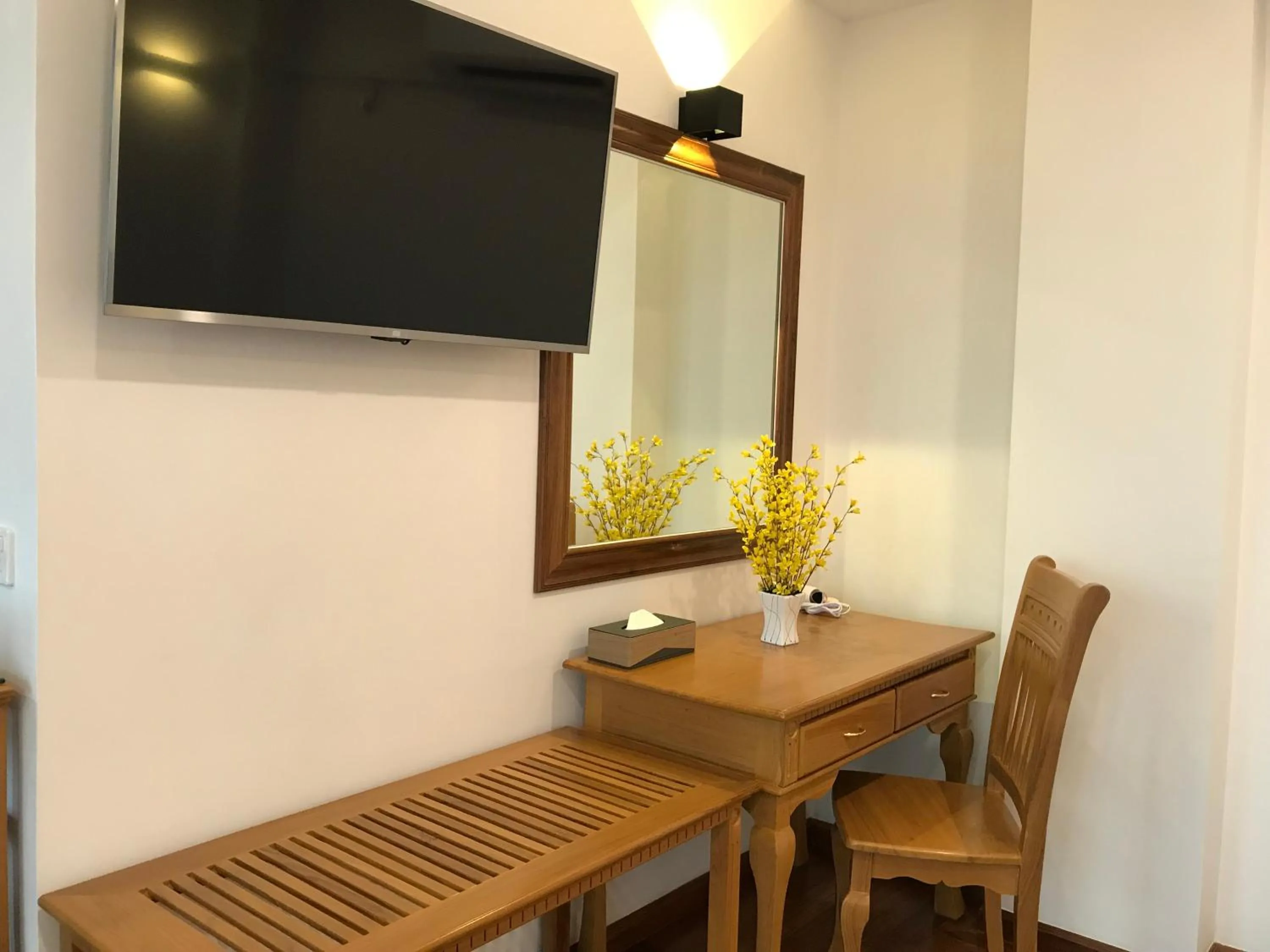 TV and multimedia in Dragon Phoenix Hotel