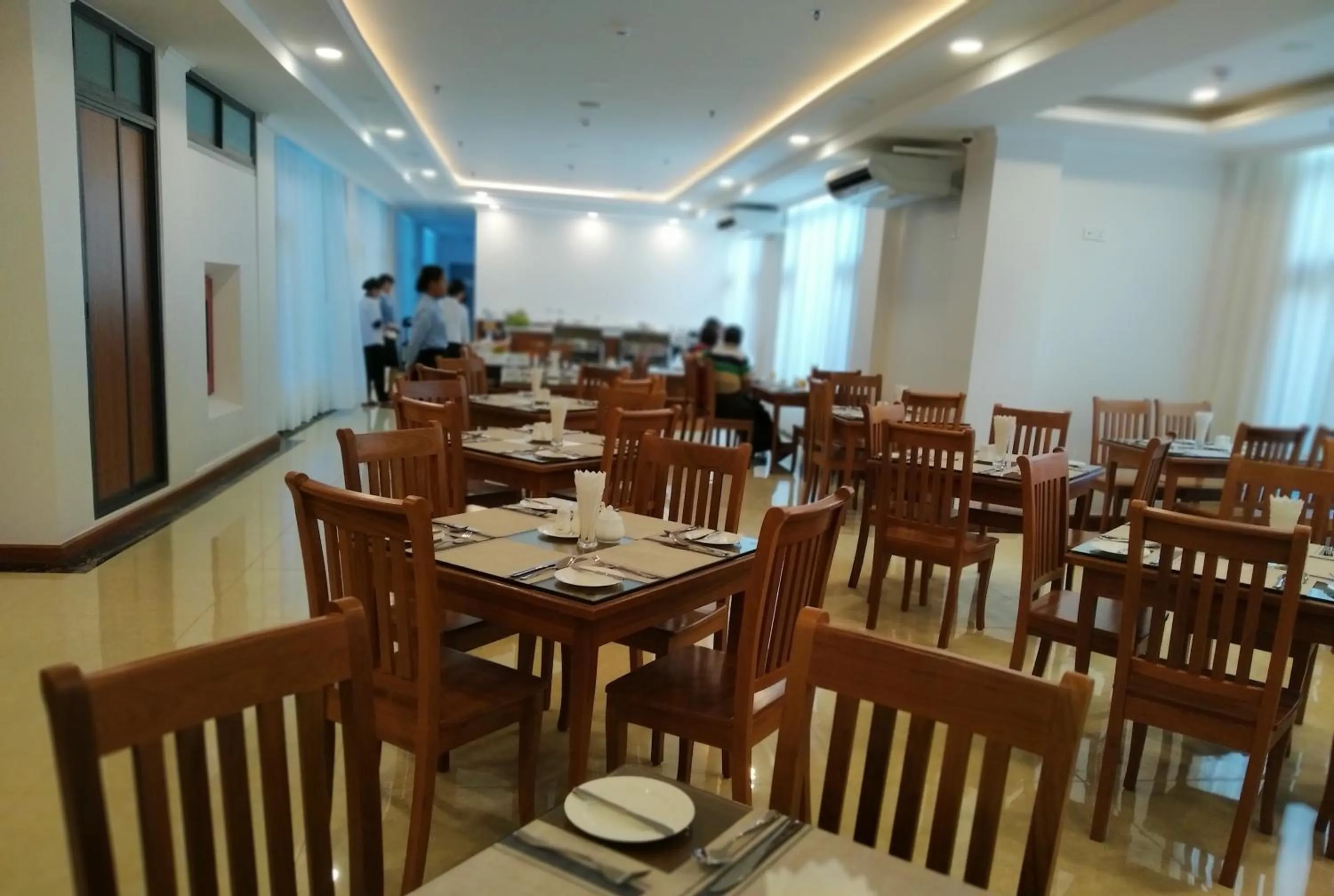 Restaurant/places to eat in Dragon Phoenix Hotel