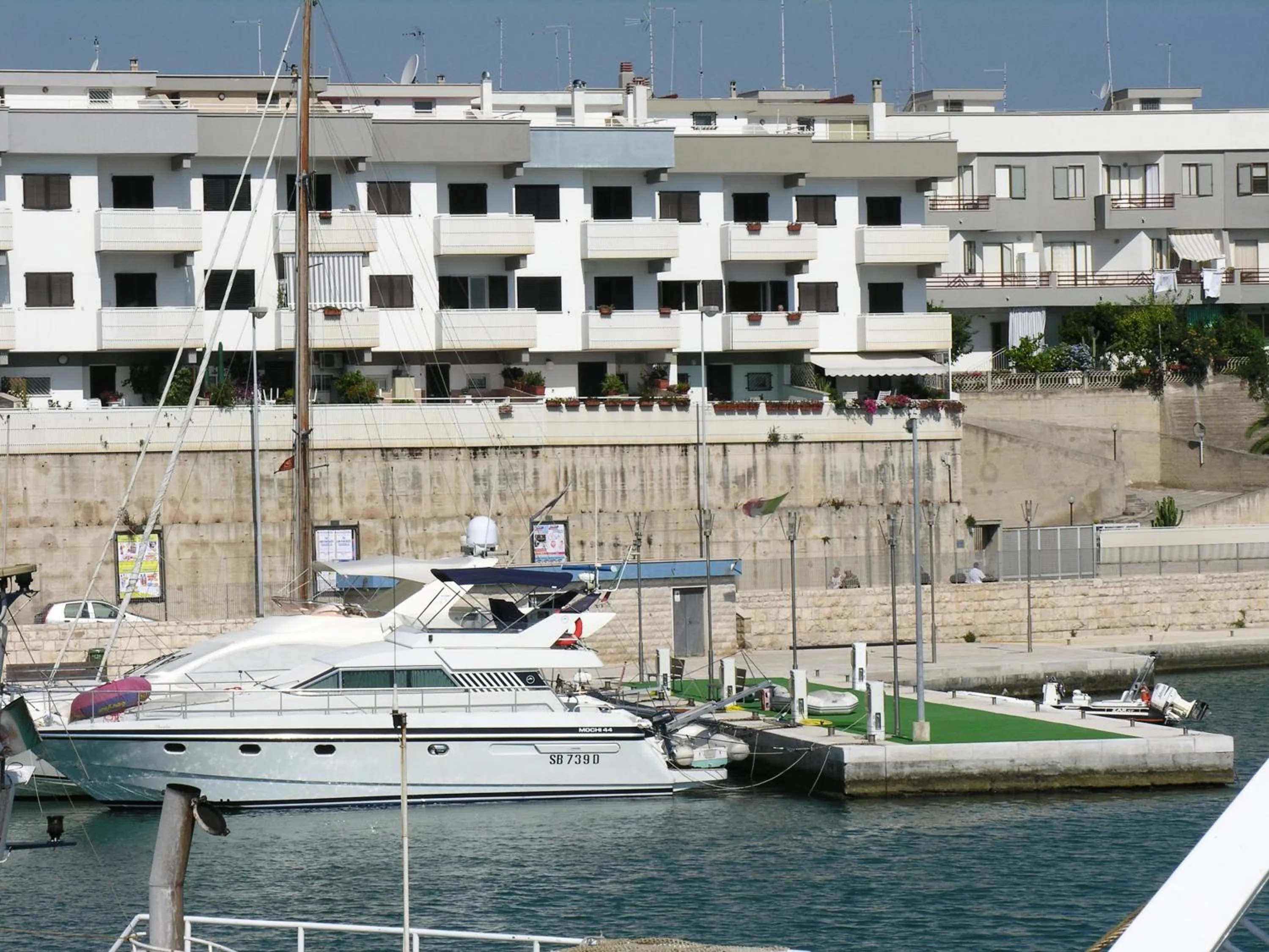 Property building in B&B LA BAIA Sea Rooms