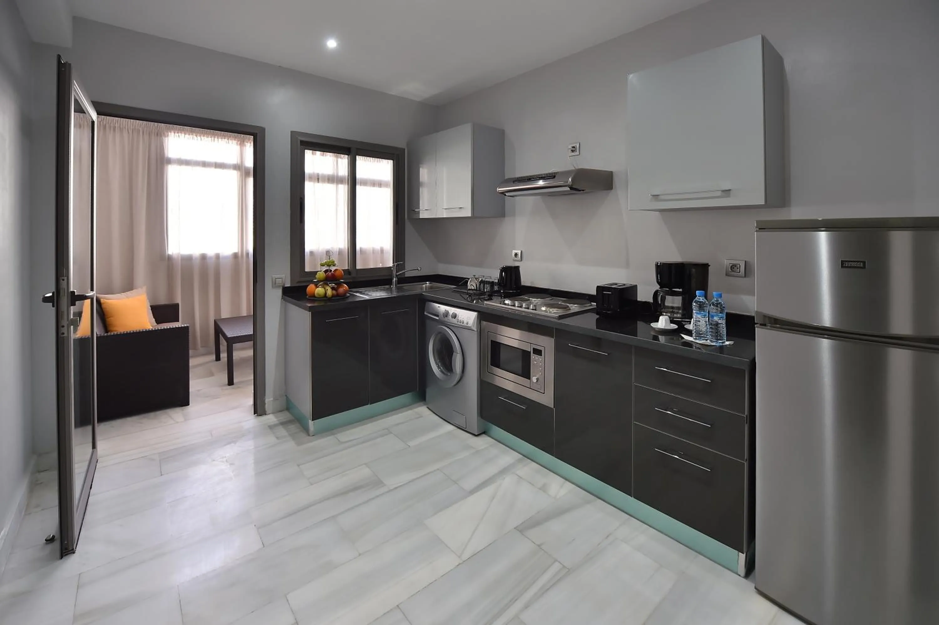 Coffee/tea facilities in Le Yacht Suites Hotel