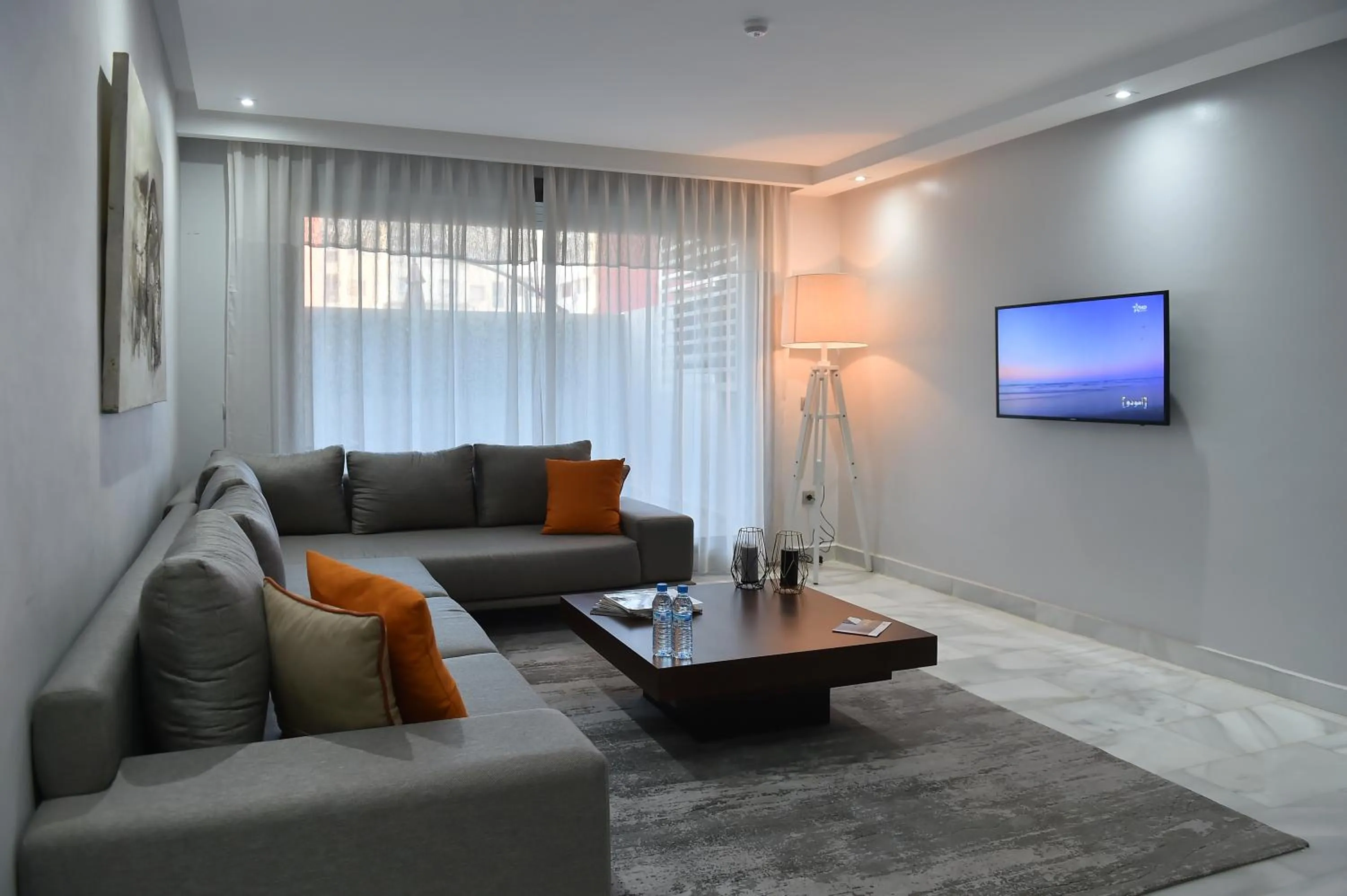 TV and multimedia in Le Yacht Suites Hotel