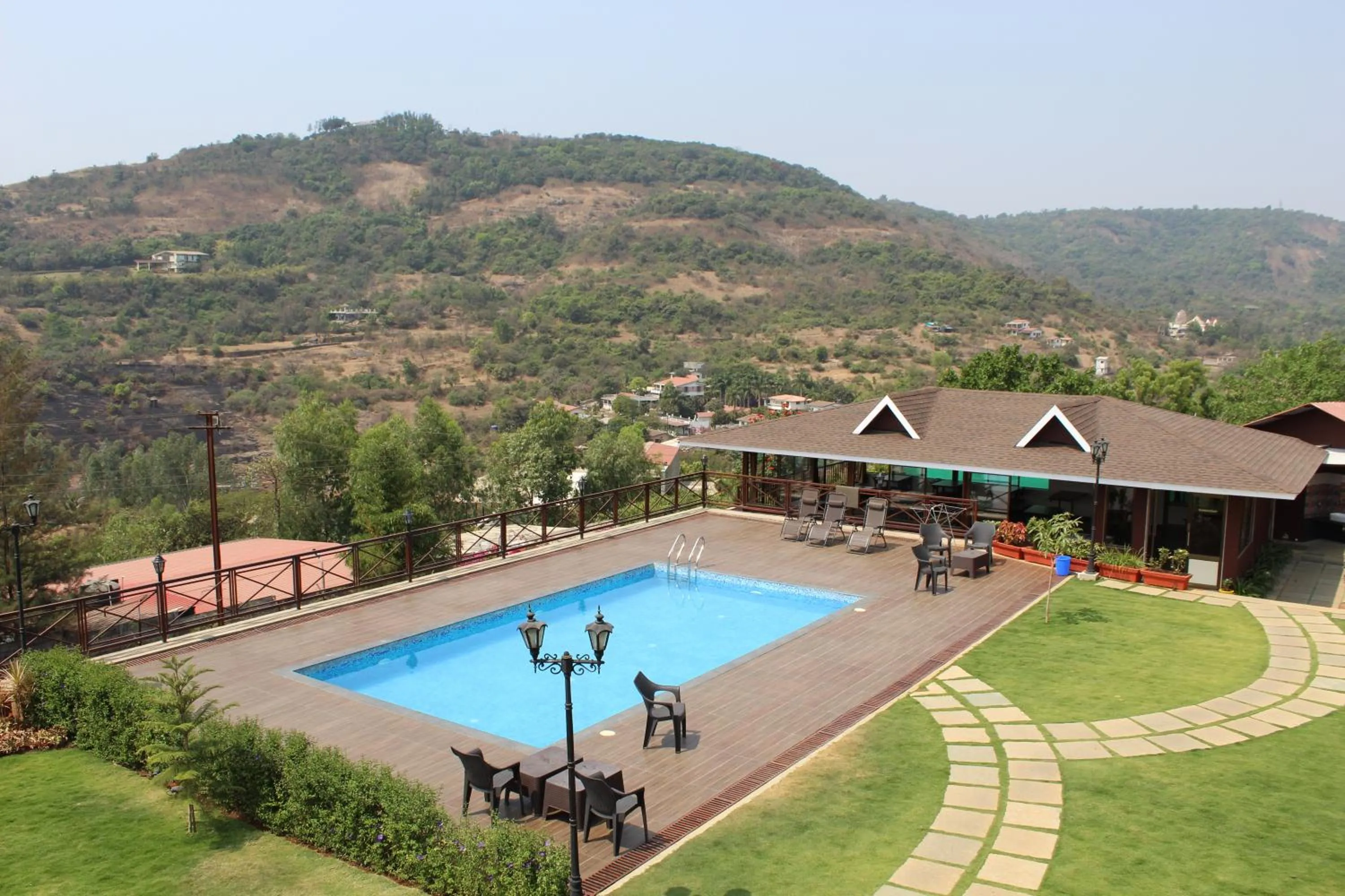 Green Velvet Resort-Near Pawna Lake