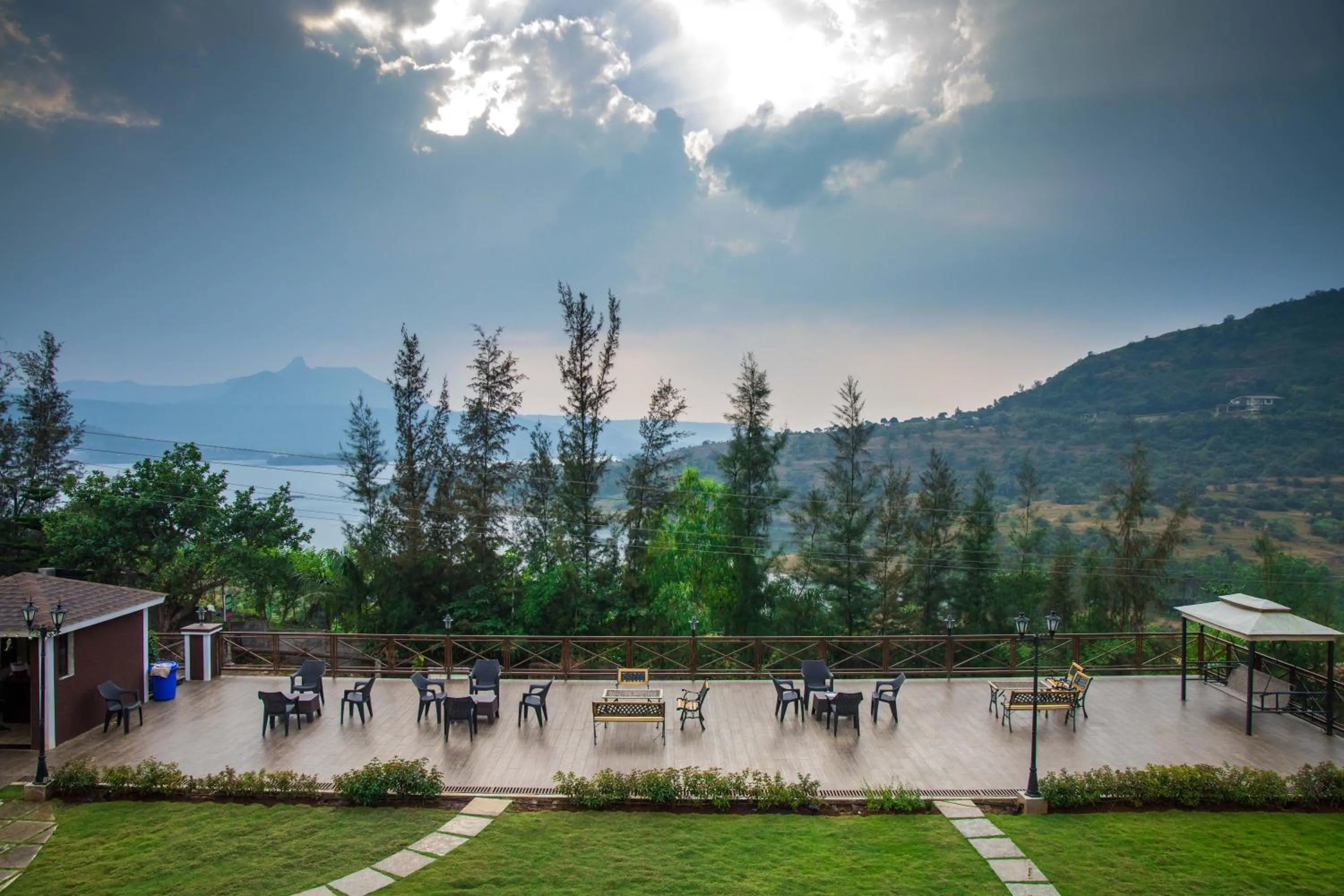 Green Velvet Resort-Near Pawna Lake