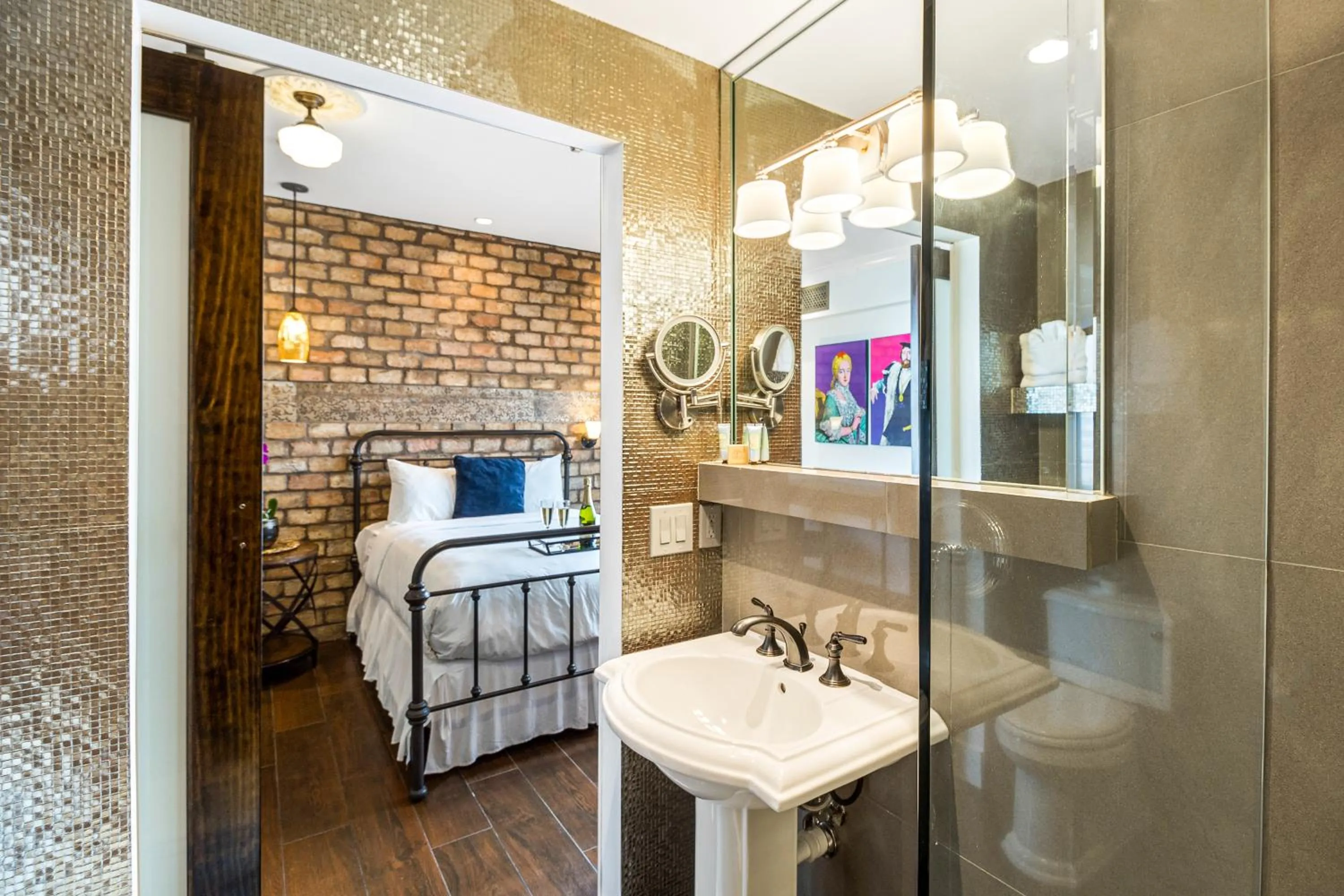 Bathroom, Bed in Cavalier South Beach Hotel