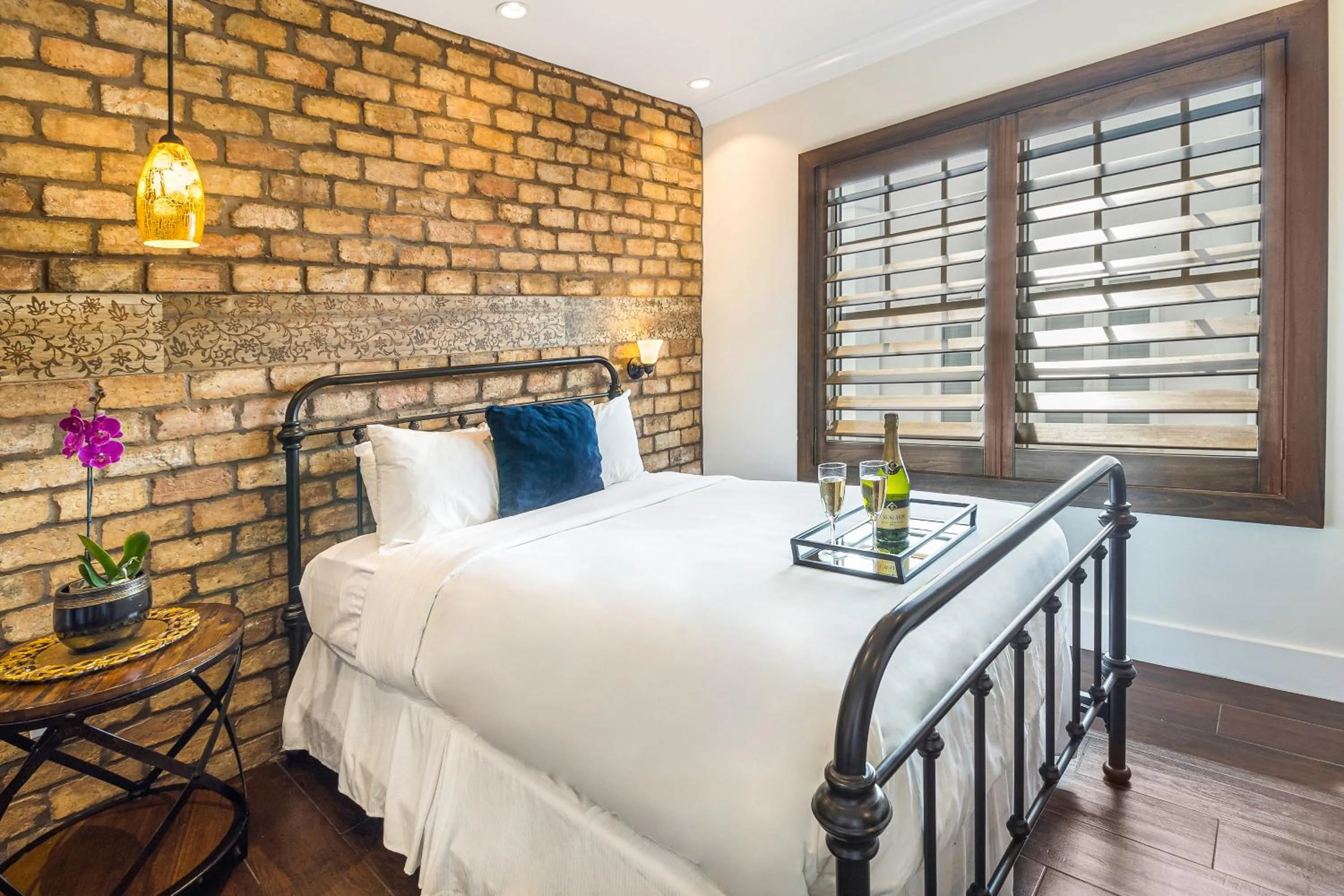 Bedroom, Bed in Cavalier South Beach Hotel