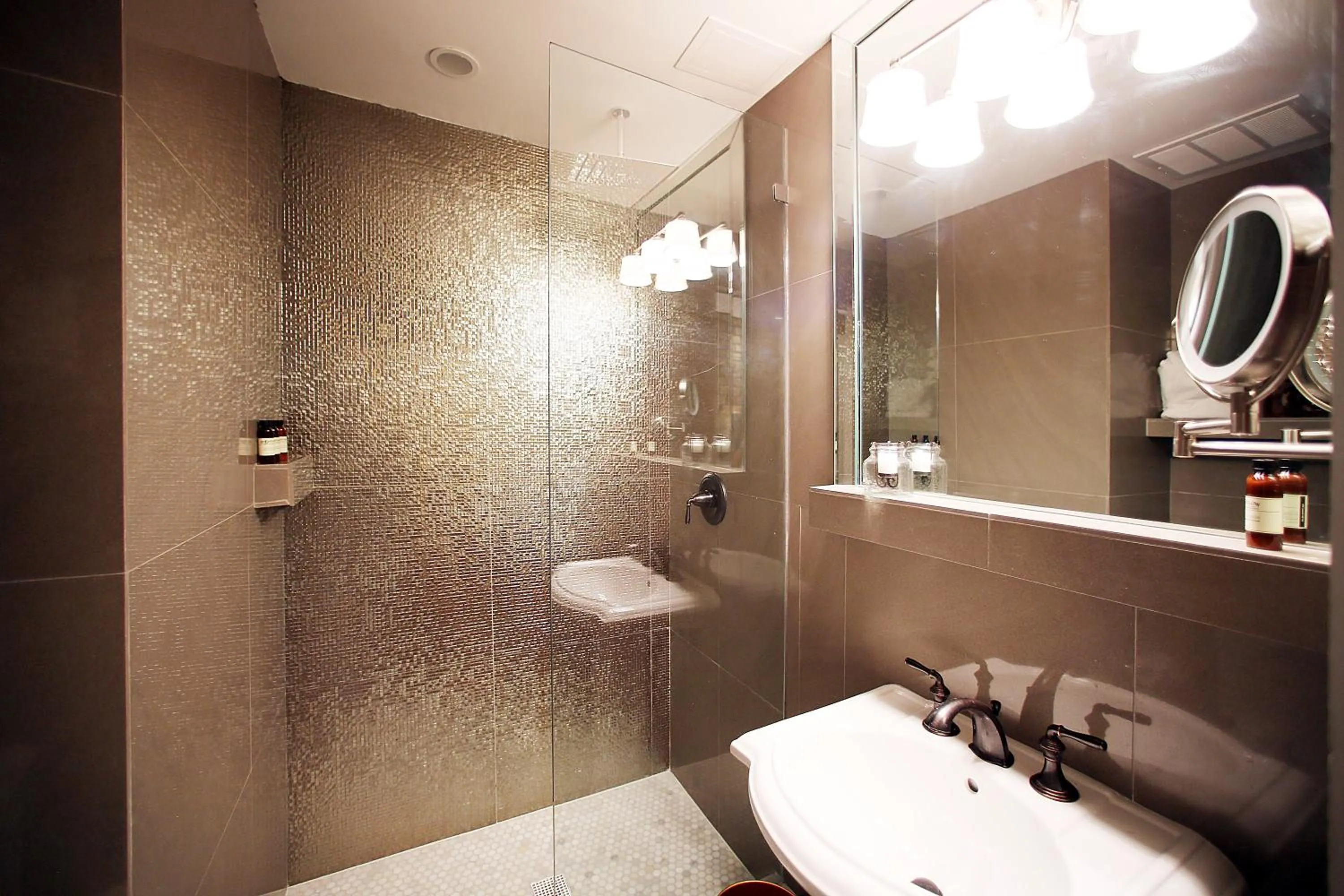 Bathroom in Cavalier South Beach Hotel