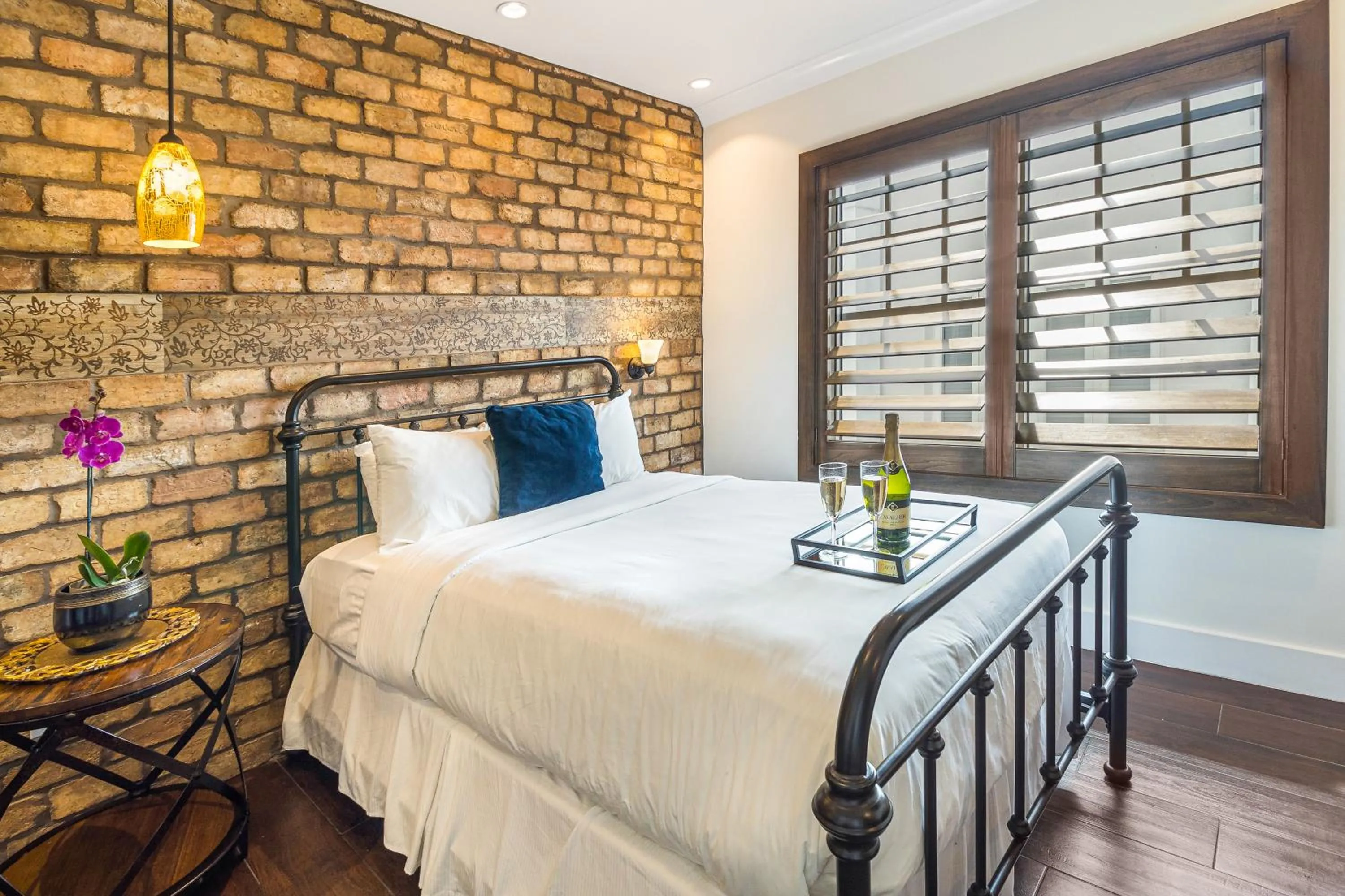 Bedroom, Bed in Cavalier South Beach Hotel