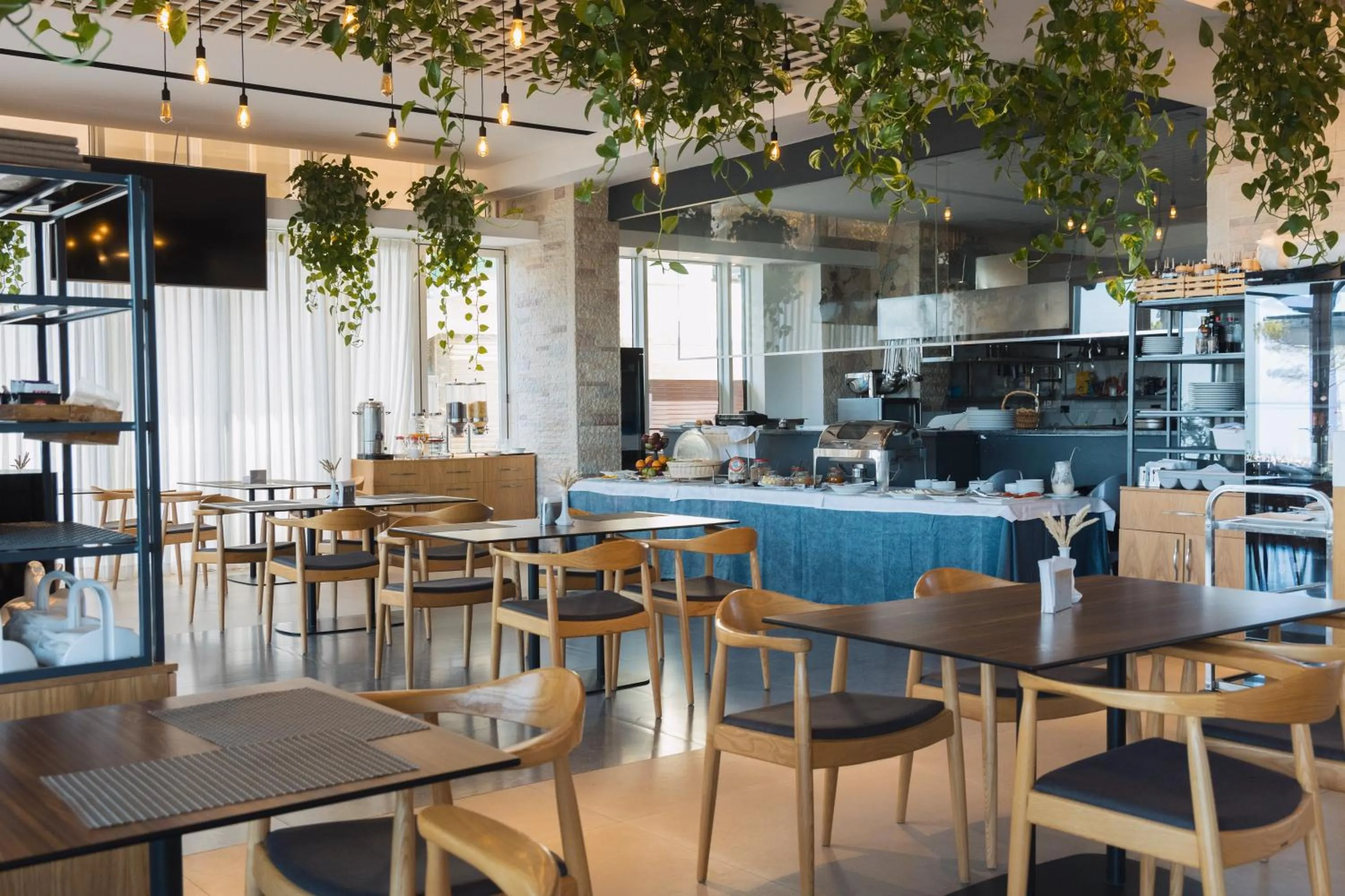 Restaurant/places to eat in DUKA Hotel