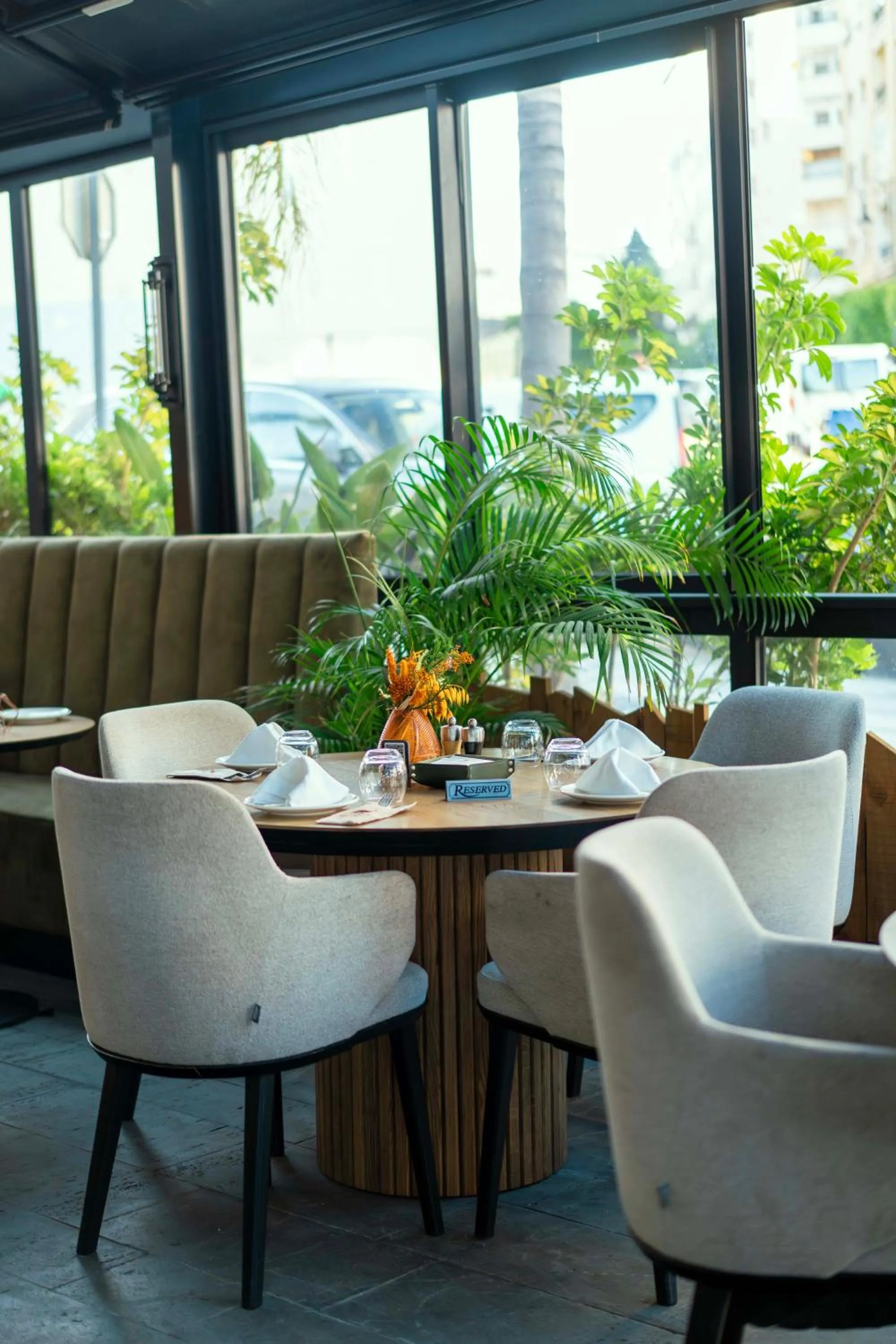 Restaurant/places to eat in Flamant Rose Appart Hotel