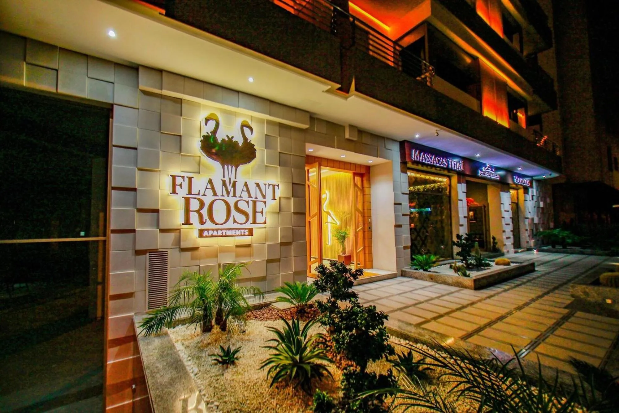 Property building in Flamant Rose Appart Hotel