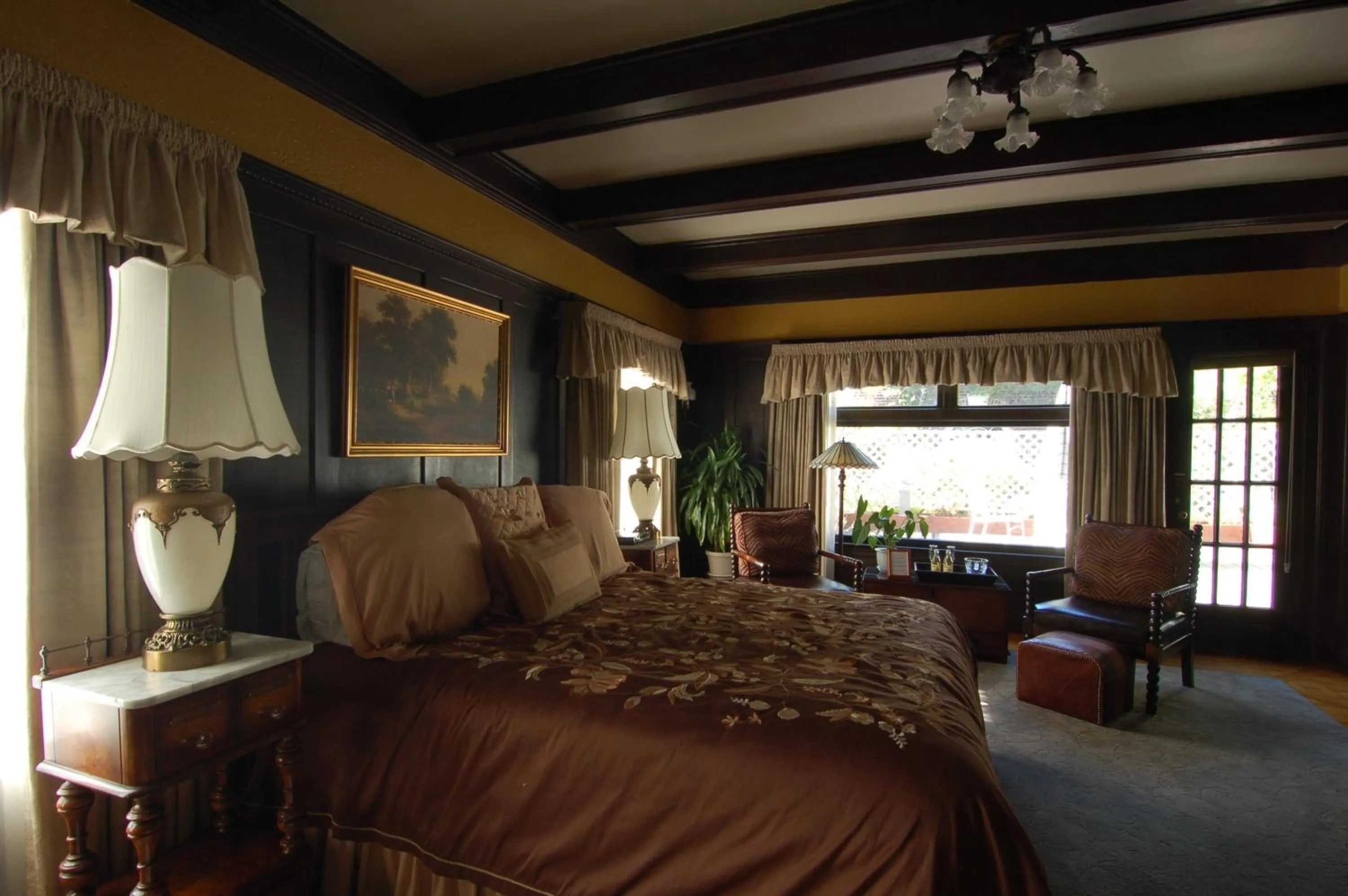 Photo of the whole room in Jackson Court