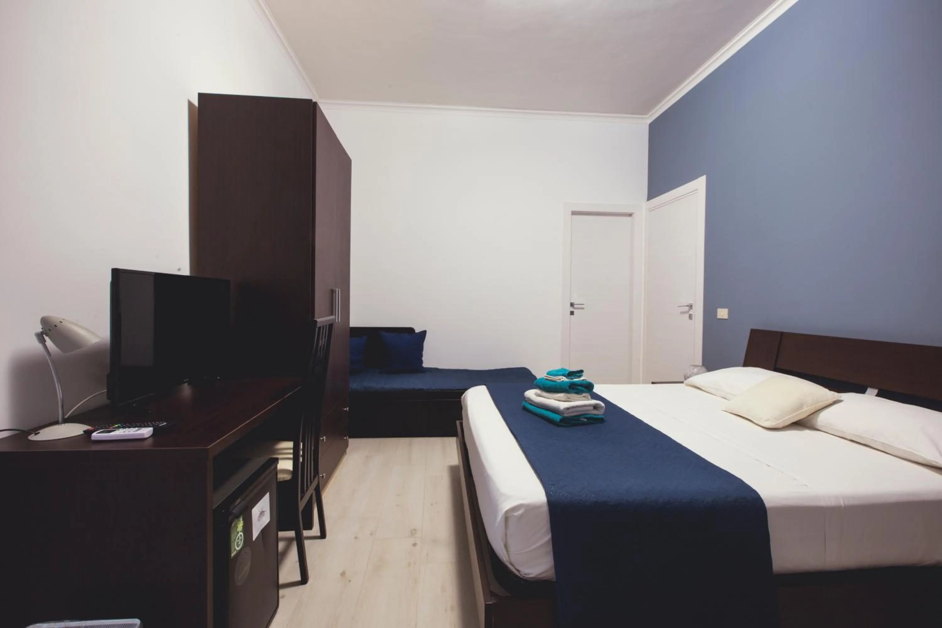 Bedroom, Bed in Oasis