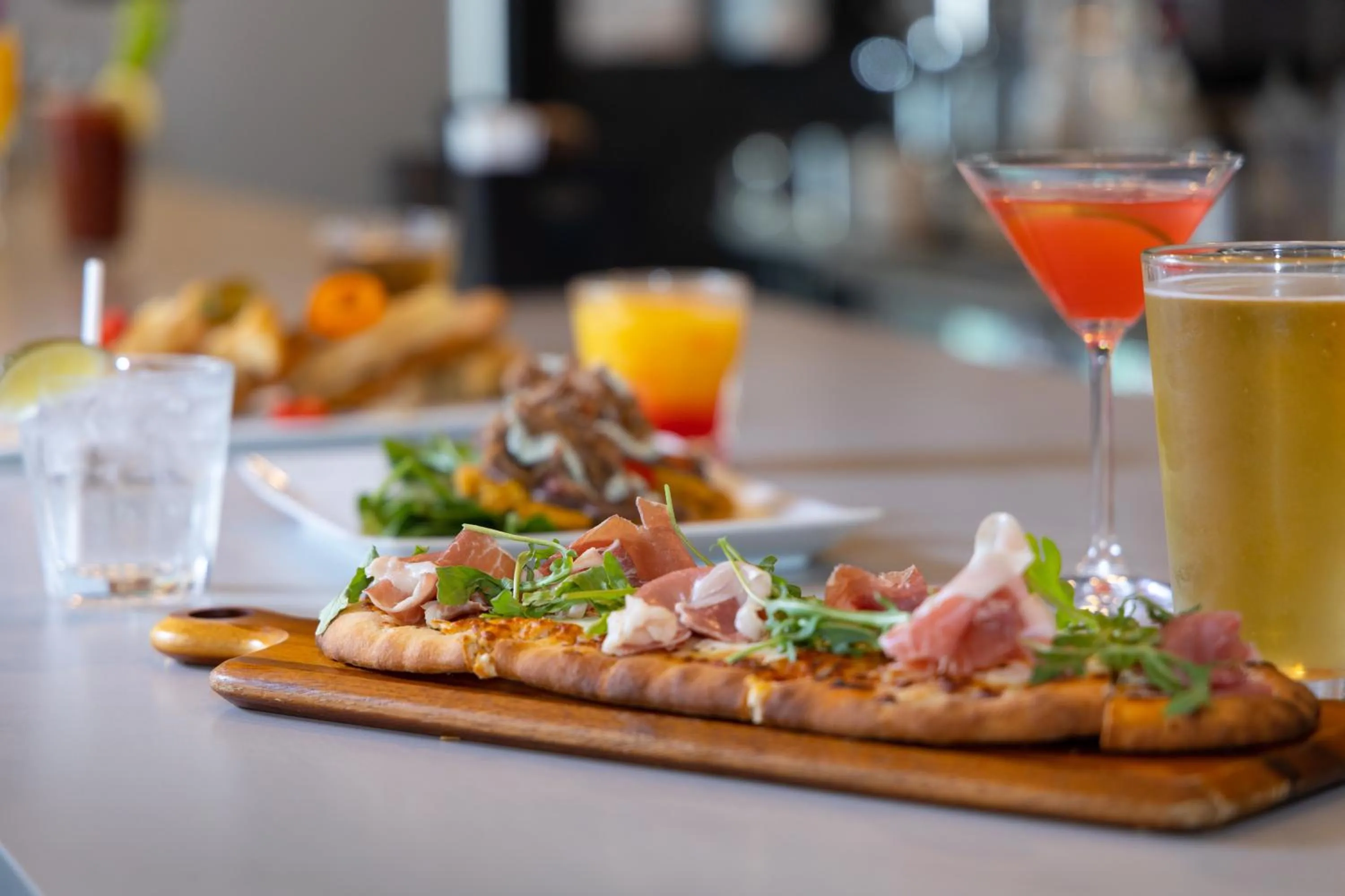 Food and drinks in Fortune House Hotel Suites