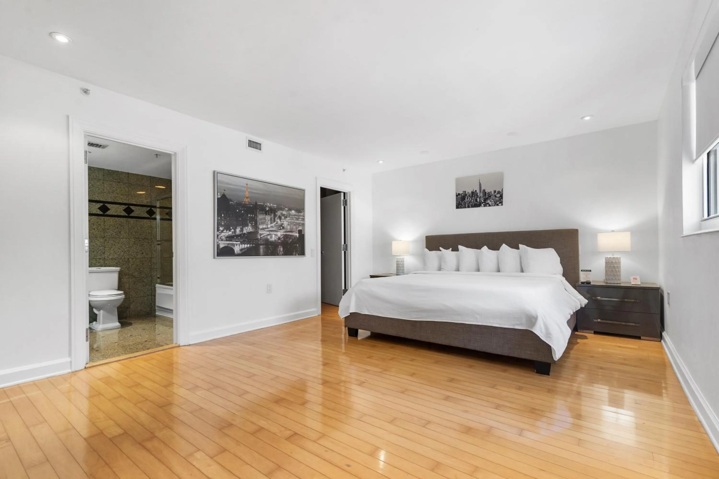 Bed in Fortune House Hotel Suites