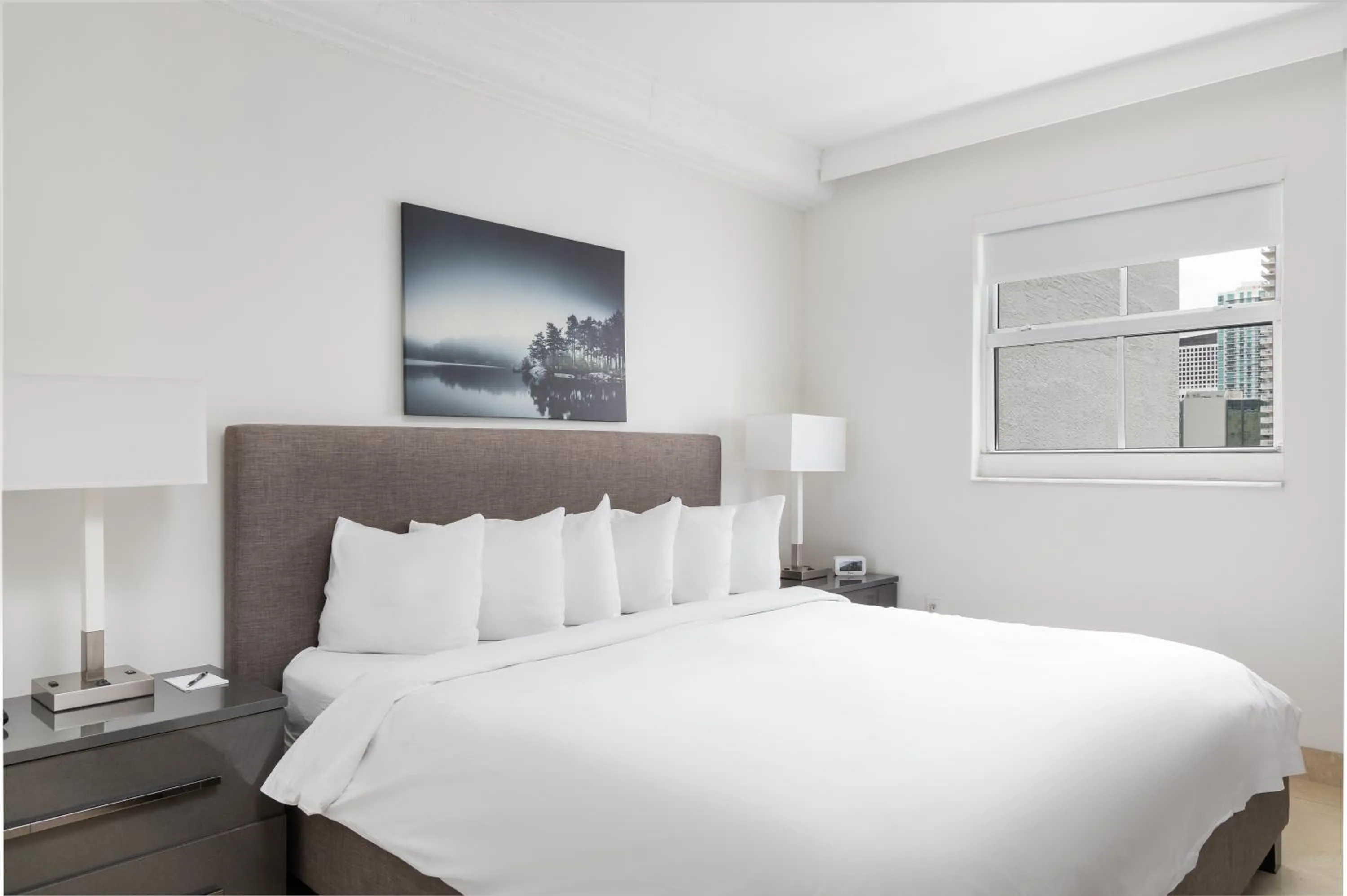 Photo of the whole room, Bed in Fortune House Hotel Suites