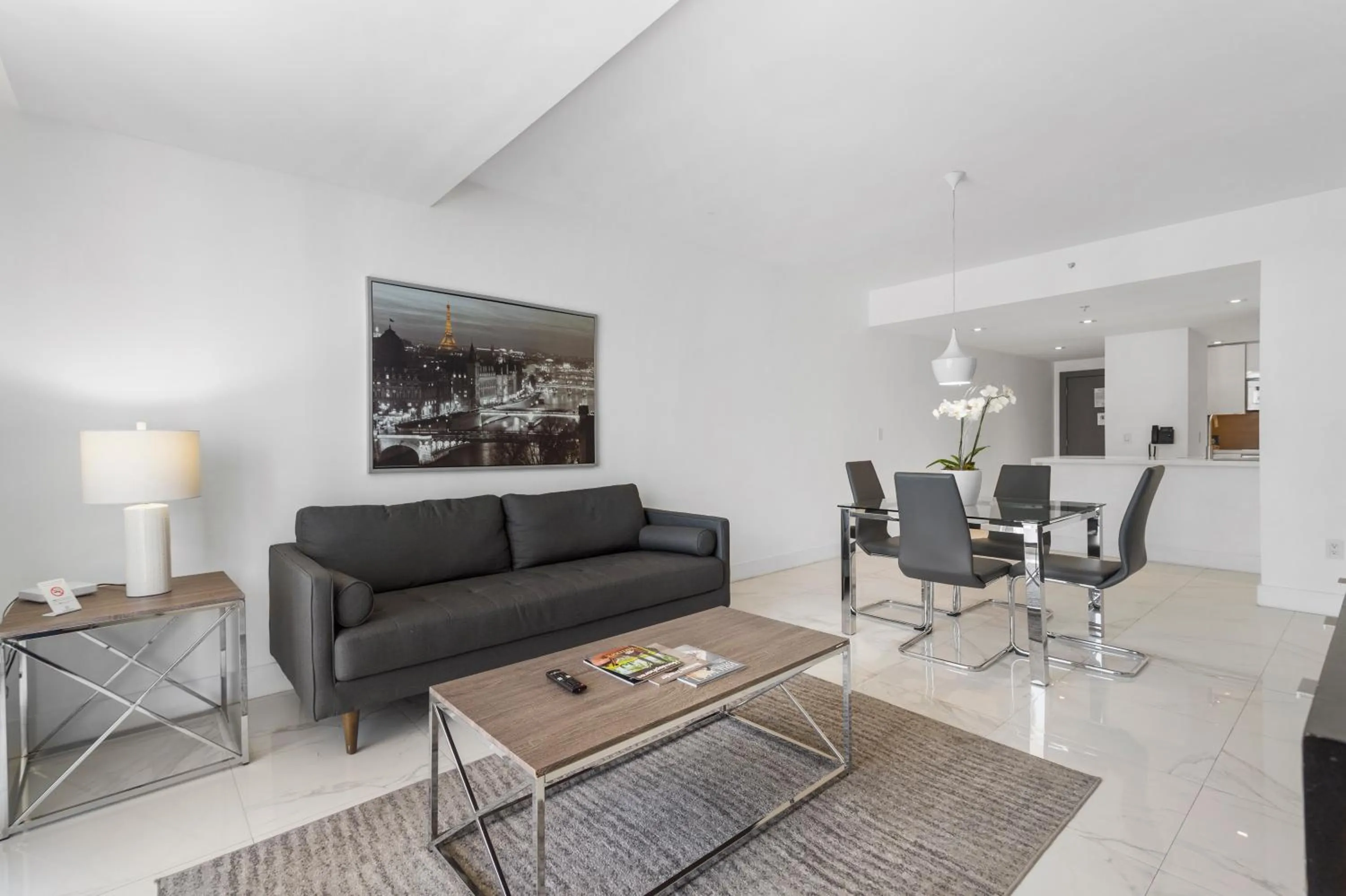 Living room in Fortune House Hotel Suites