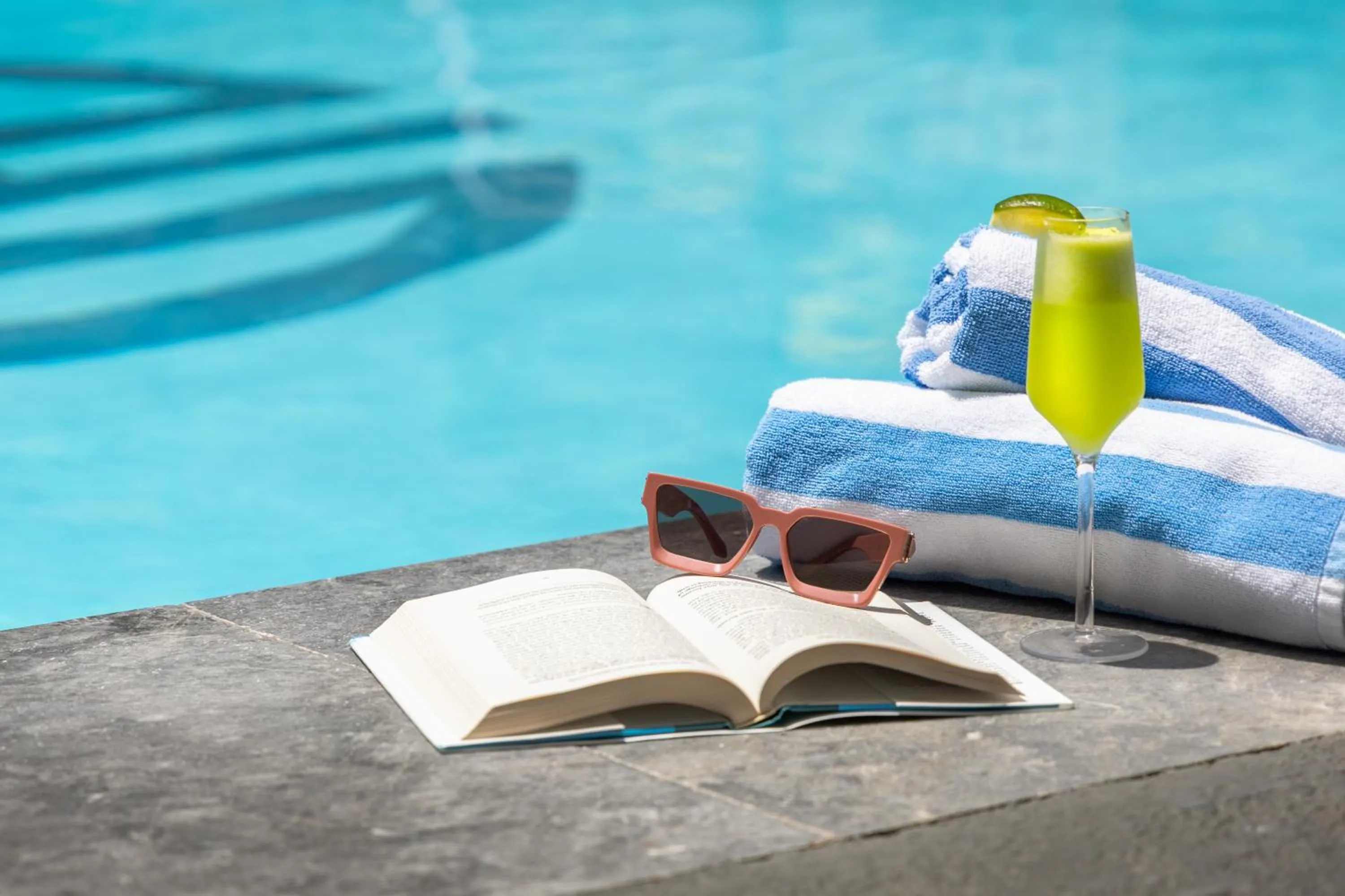 Swimming pool in Fortune House Hotel Suites