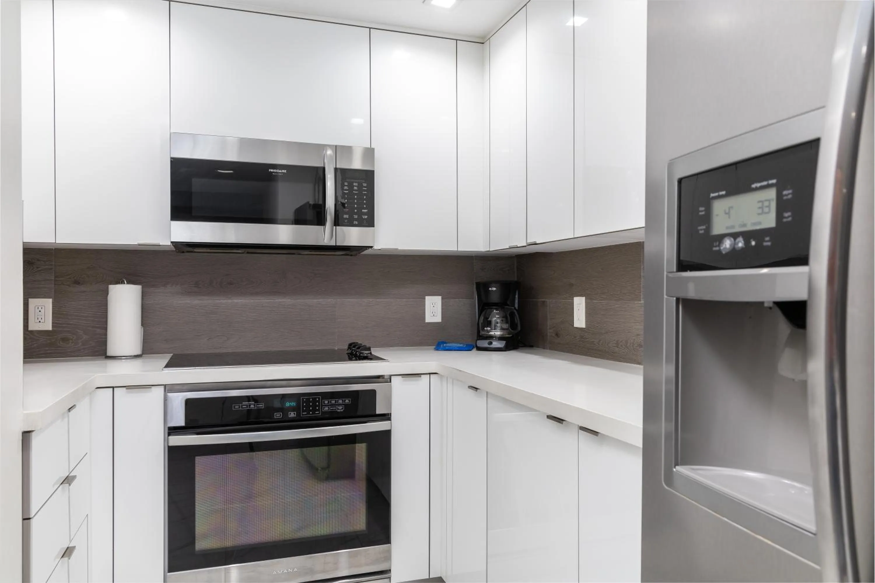 Kitchen or kitchenette in Fortune House Hotel Suites