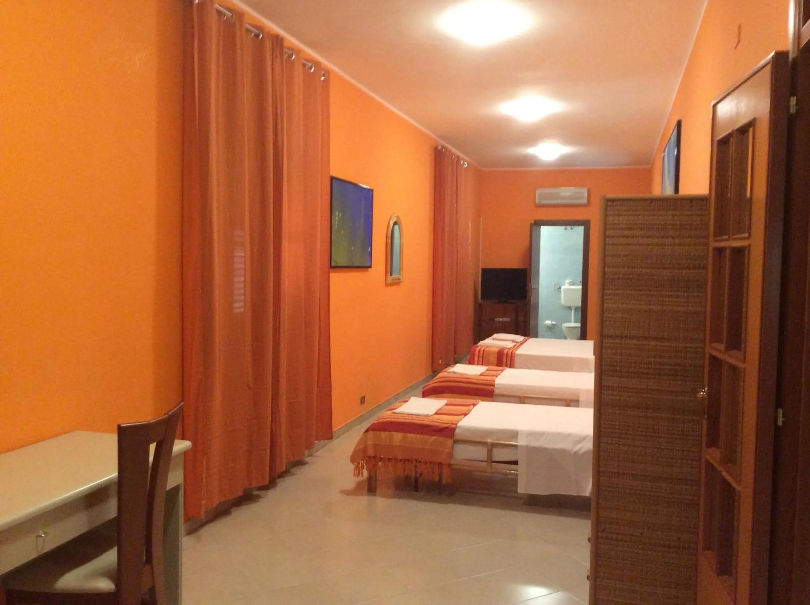 Photo of the whole room, Bed in Orlando Vacanze Camere